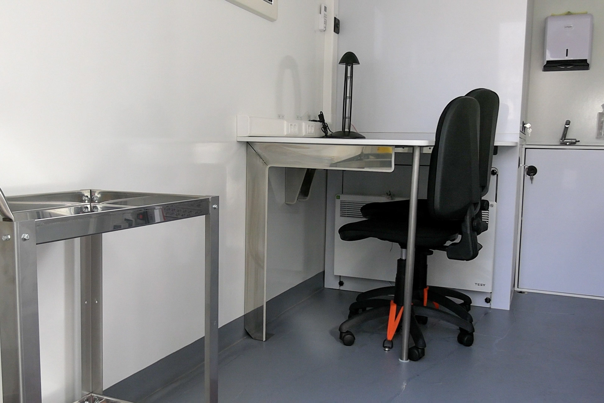 Cabinetul medical mobil al Fundației „Providența”, binecuvântat la Ansamblul Mitropolitan din Iași