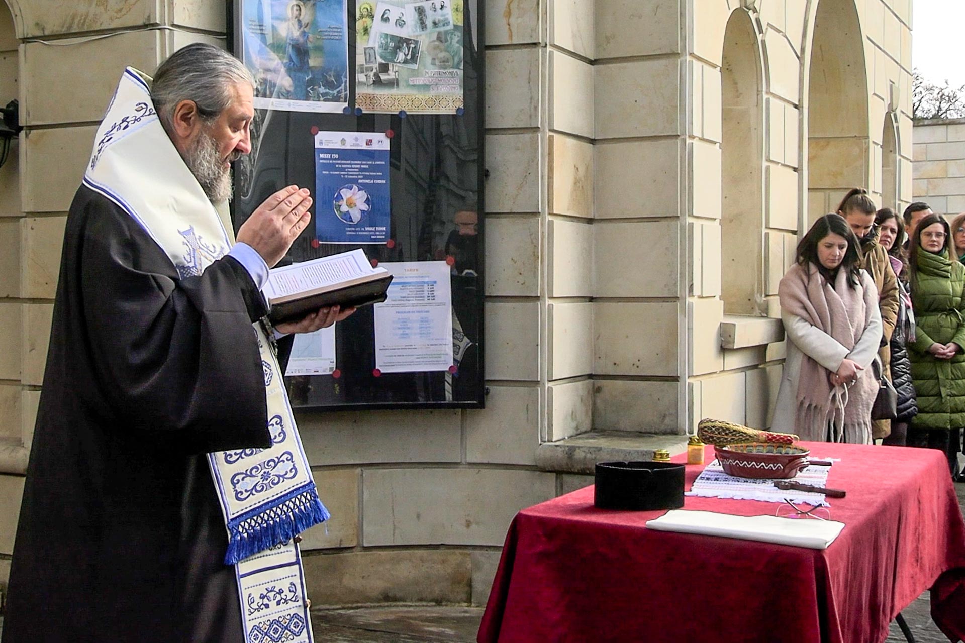 Cabinetul medical mobil al Fundației „Providența”, binecuvântat la Ansamblul Mitropolitan din Iași