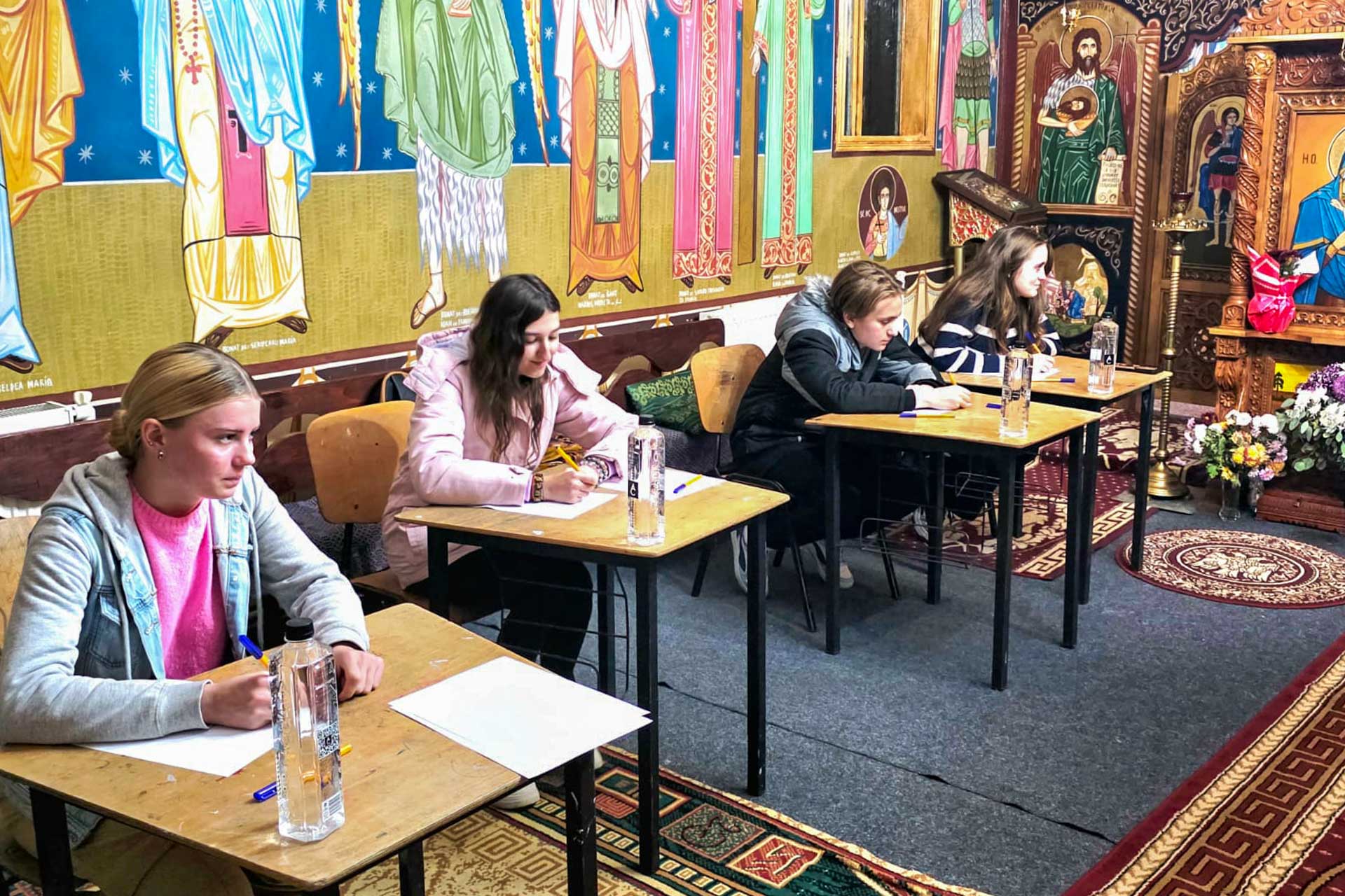 Concurs biblic în Parohia Zahoreni: nouă tineri au mărturisit credința prin cunoașterea Evangheliei