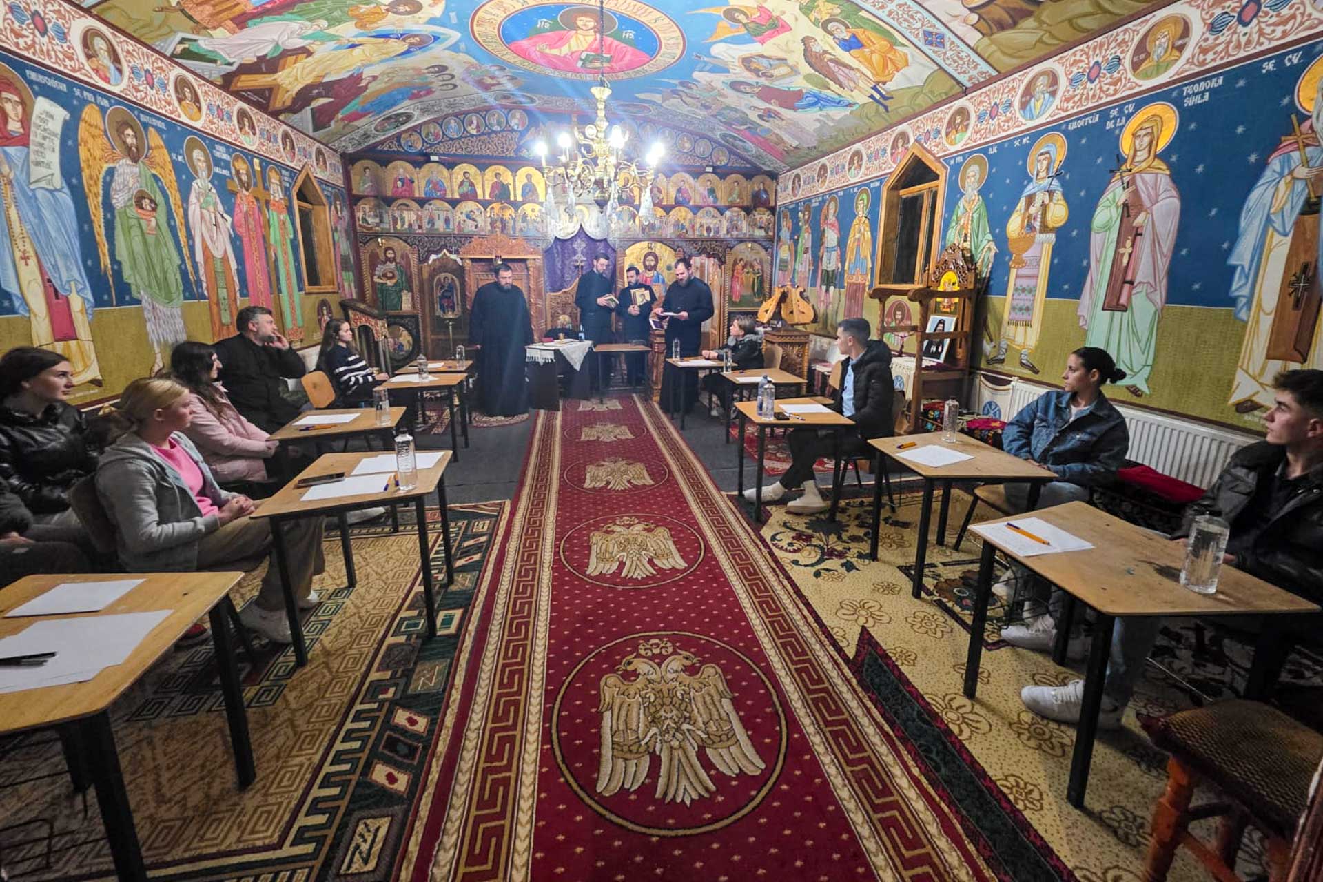 Concurs biblic în Parohia Zahoreni: nouă tineri au mărturisit credința prin cunoașterea Evangheliei