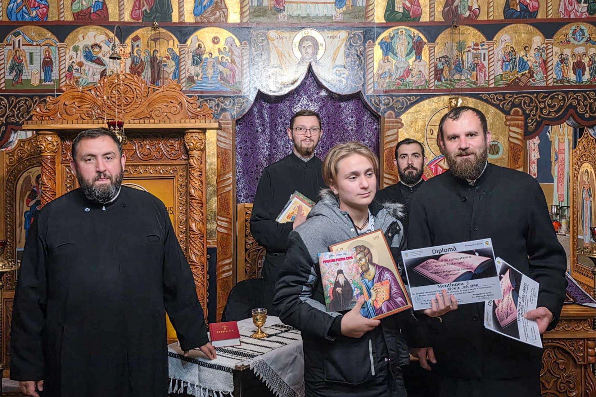 Concurs biblic în Parohia Zahoreni: nouă tineri au mărturisit credința prin cunoașterea Evangheliei