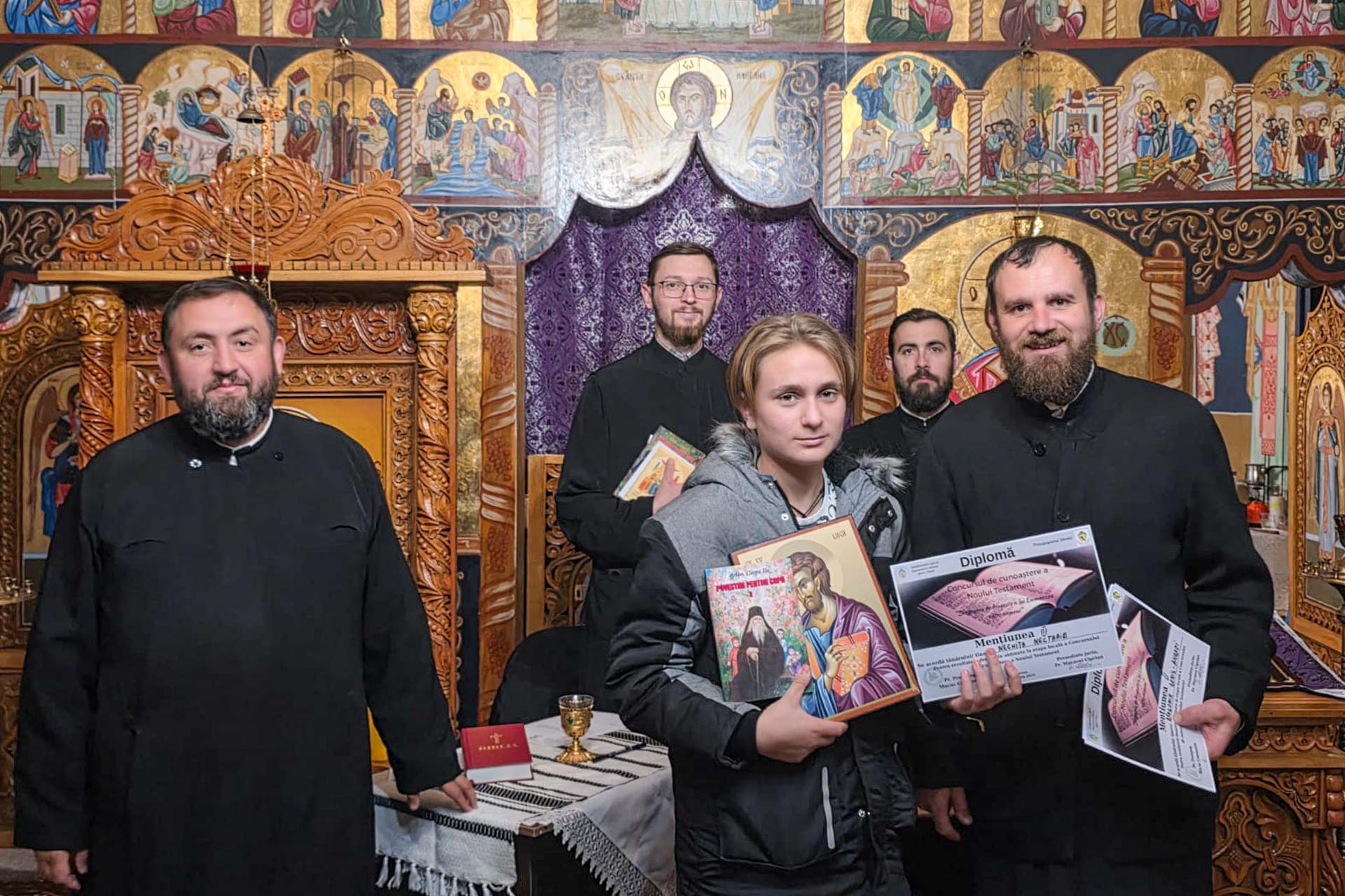 Concurs biblic în Parohia Zahoreni: nouă tineri au mărturisit credința prin cunoașterea Evangheliei