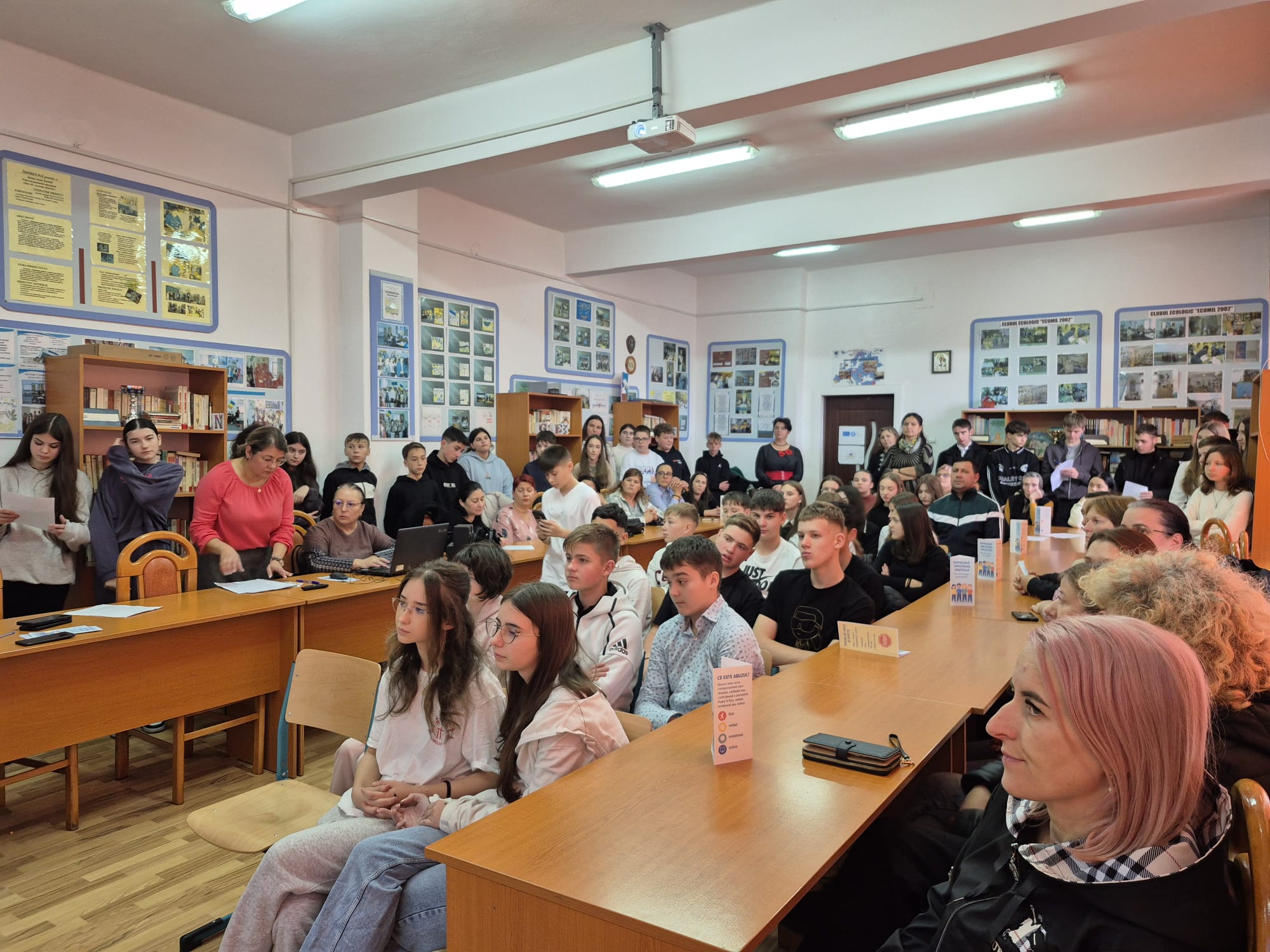 Elevii Seminarului de la Neamț, implicați într-un proiect anti-bullying