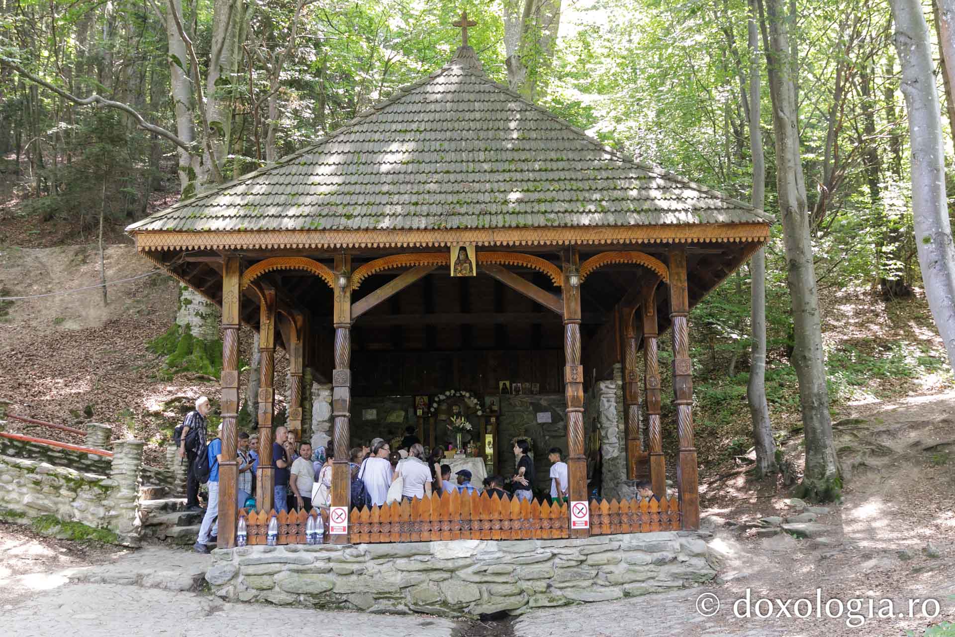 Izvorul Sfântului Cuvios Mărturisitor Arsenie de la Prislop