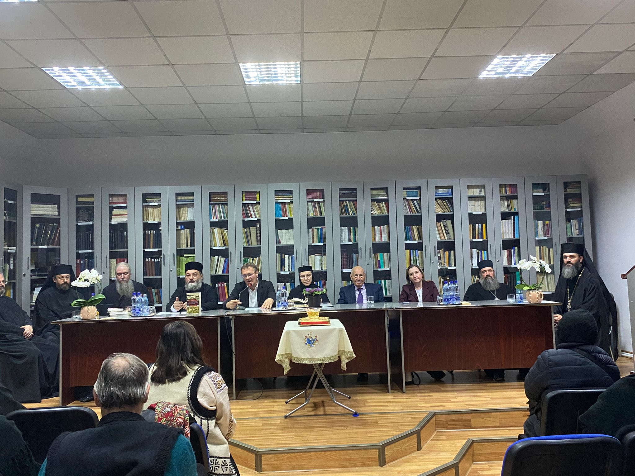 Lansare de carte și întâlnire duhovnicească la Mănăstirea Văratec