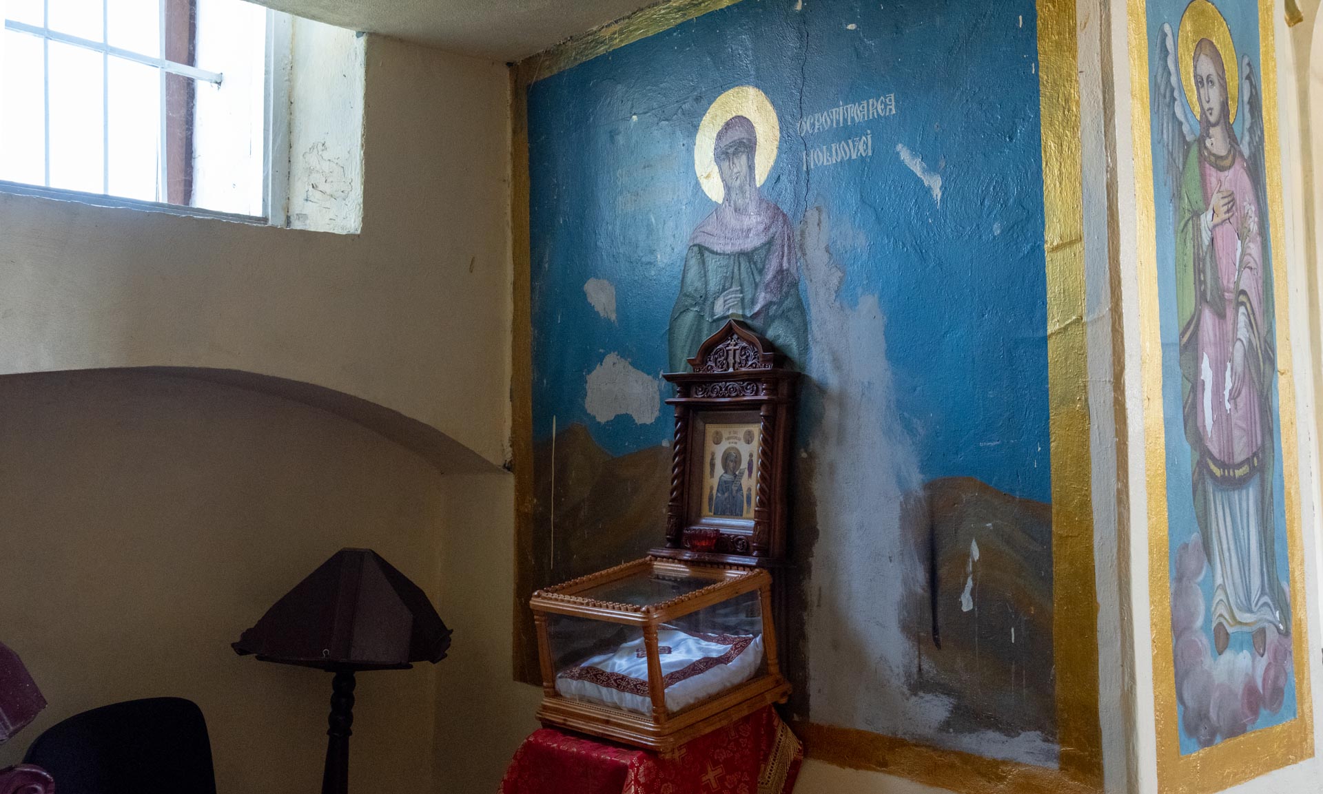 Lucrările de consolidare continuă la Ghelăiești: o biserică veche de 150 de ani renaște prin milostenie