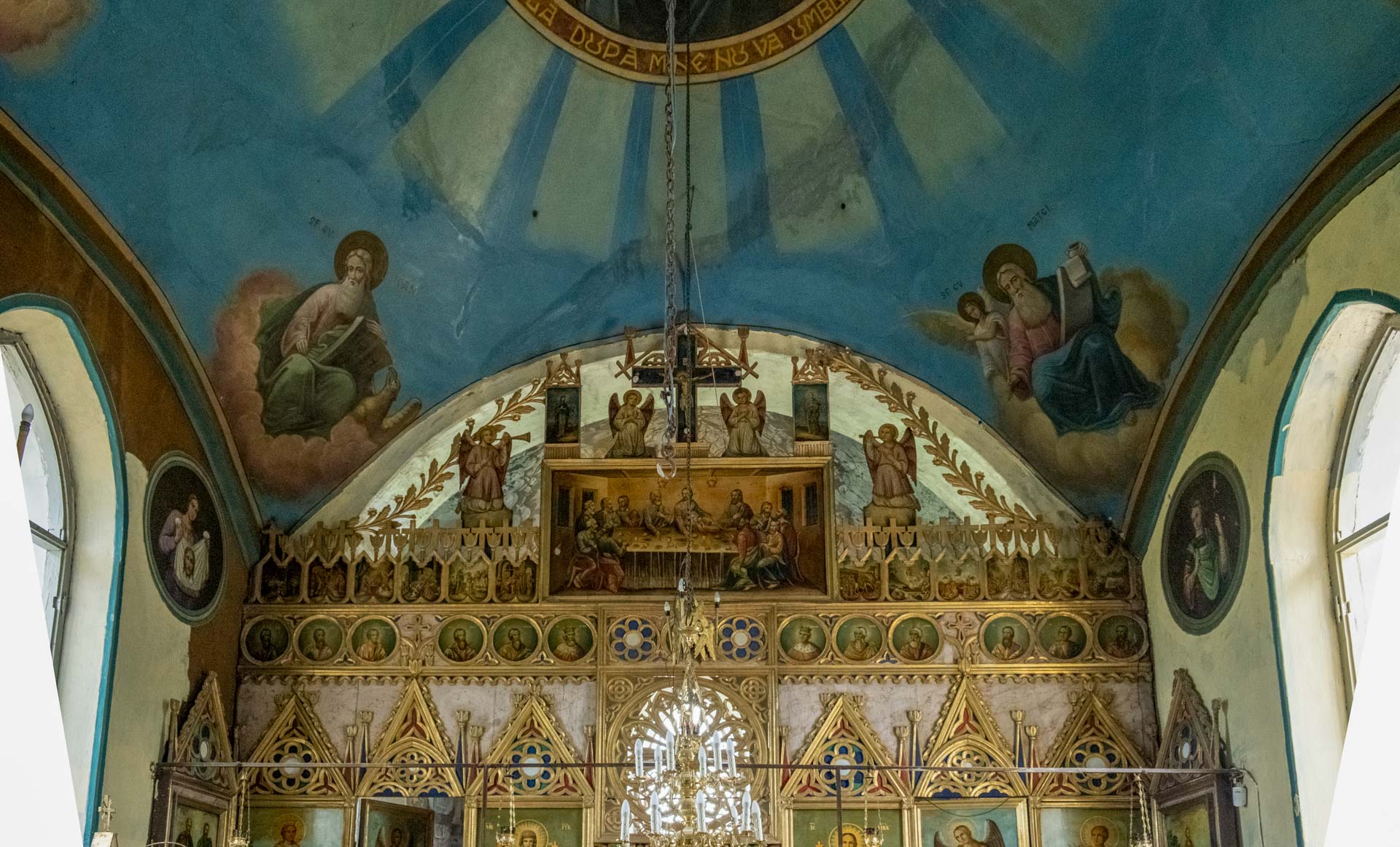 Lucrările de consolidare continuă la Ghelăiești: o biserică veche de 150 de ani renaște prin milostenie