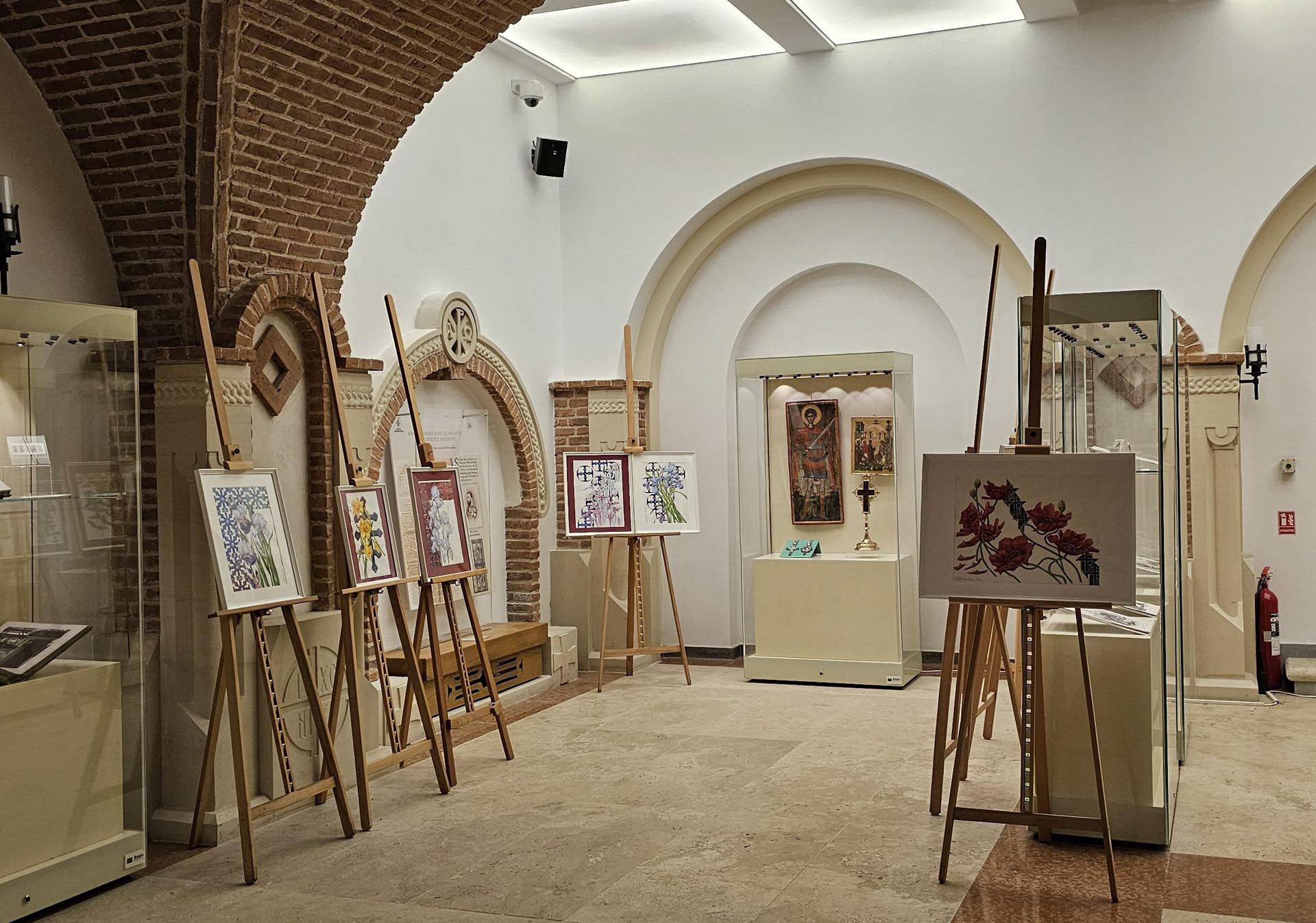 MISSY 150: Expoziție dedicată Reginei Maria la Muzeul Mitropolitan din Iași