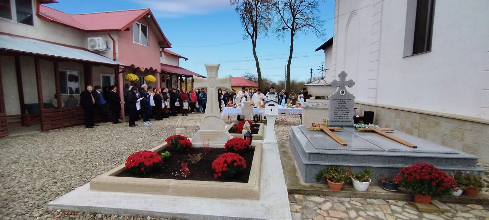 Pe urmele preoților de altădată: familia Sandovici și slujitorii bisericii din Broscăuți, pomeniți cu evlavie și recunoștință