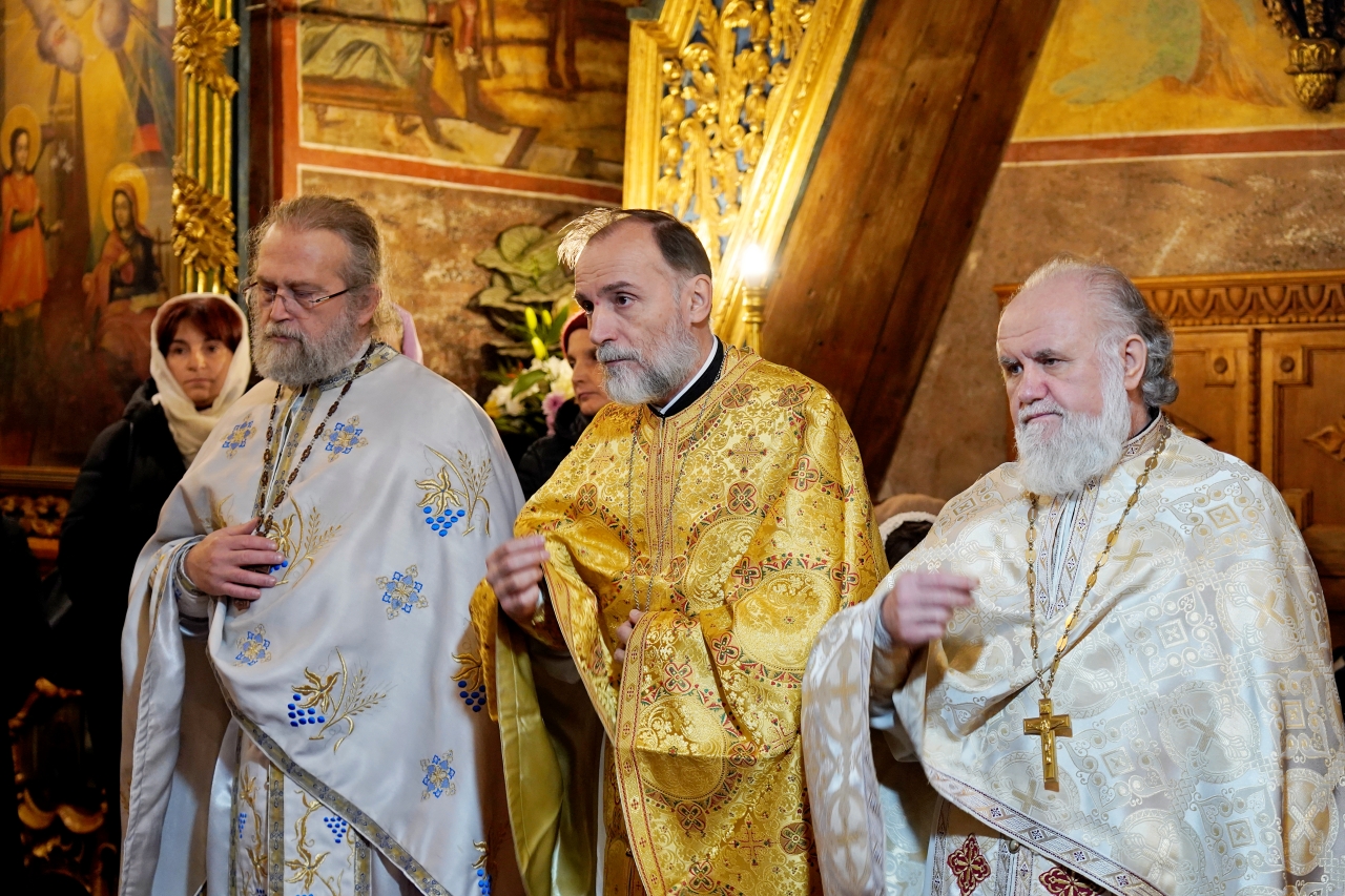 PS Nichifor Botoșăneanul către un preot nou hirotonit: „Această chemare este și o cinste pe care Domnul o face”