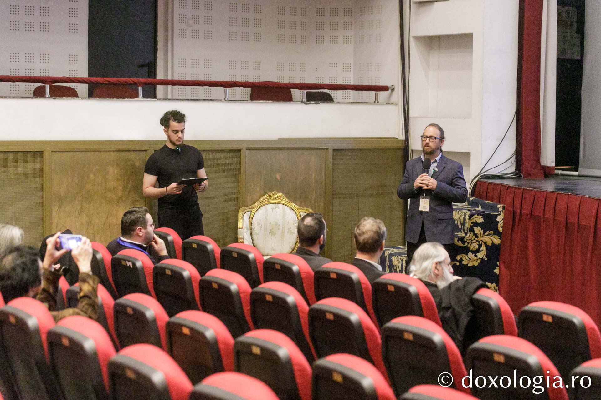 Sfânta Olga din Alaska. Confesiunile unui regizor – Simon Scionka