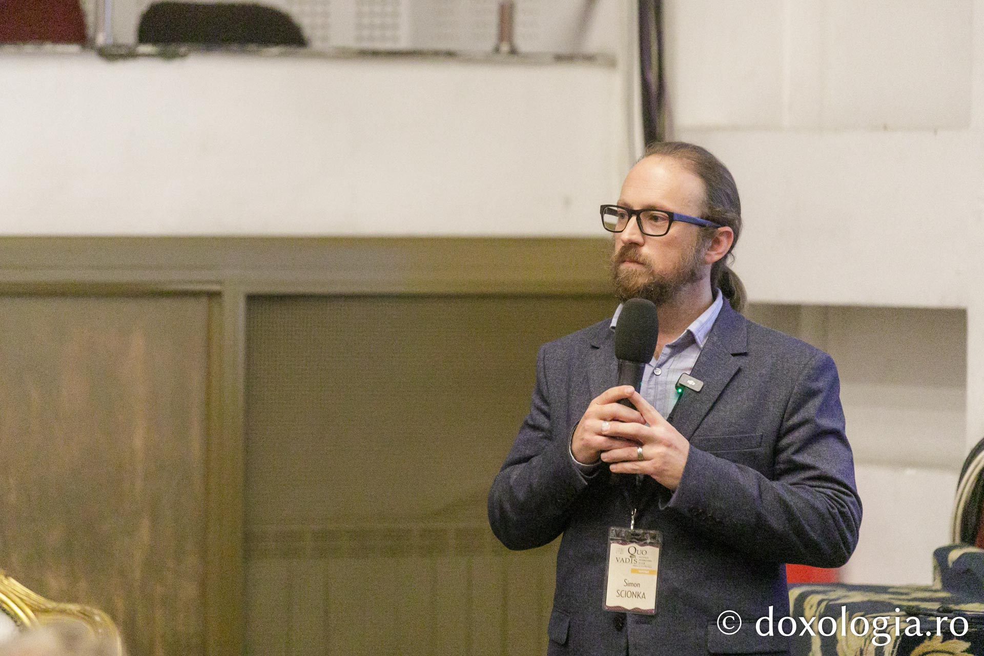 Sfânta Olga din Alaska. Confesiunile unui regizor – Simon Scionka