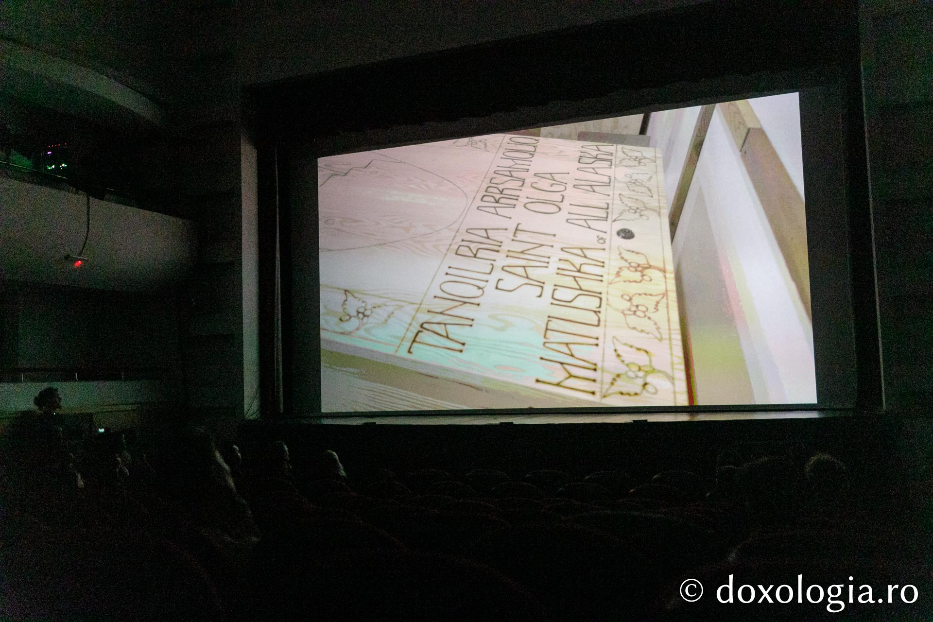 Sfânta Olga din Alaska. Confesiunile unui regizor – Simon Scionka