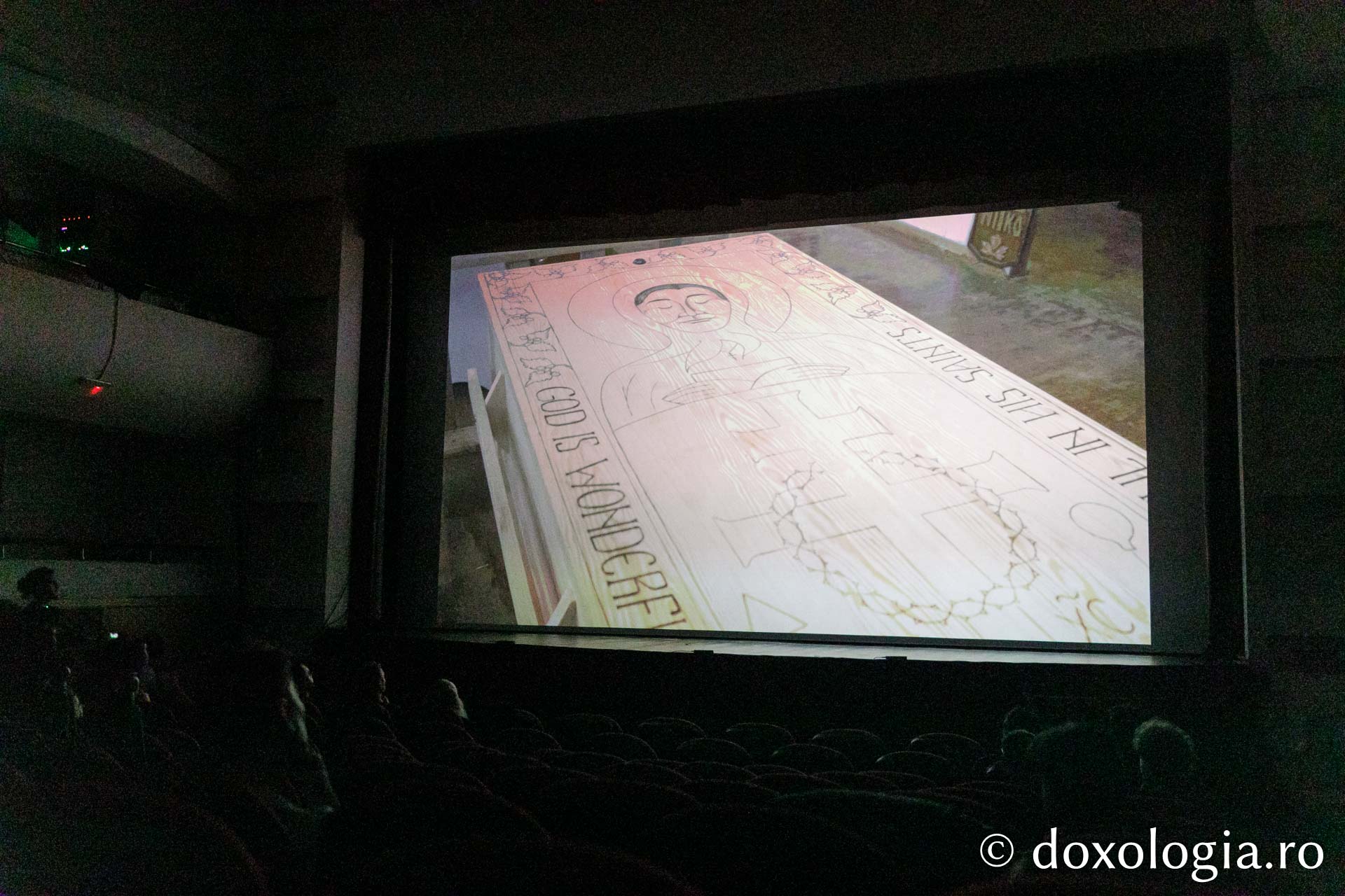 Sfânta Olga din Alaska. Confesiunile unui regizor – Simon Scionka