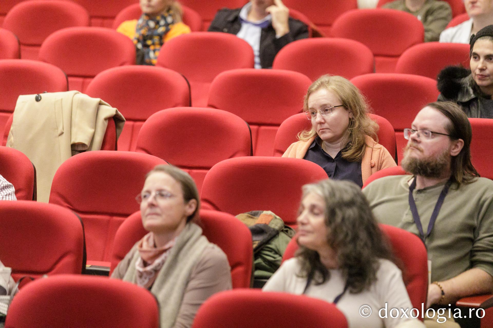 Sfânta Olga din Alaska. Confesiunile unui regizor – Simon Scionka