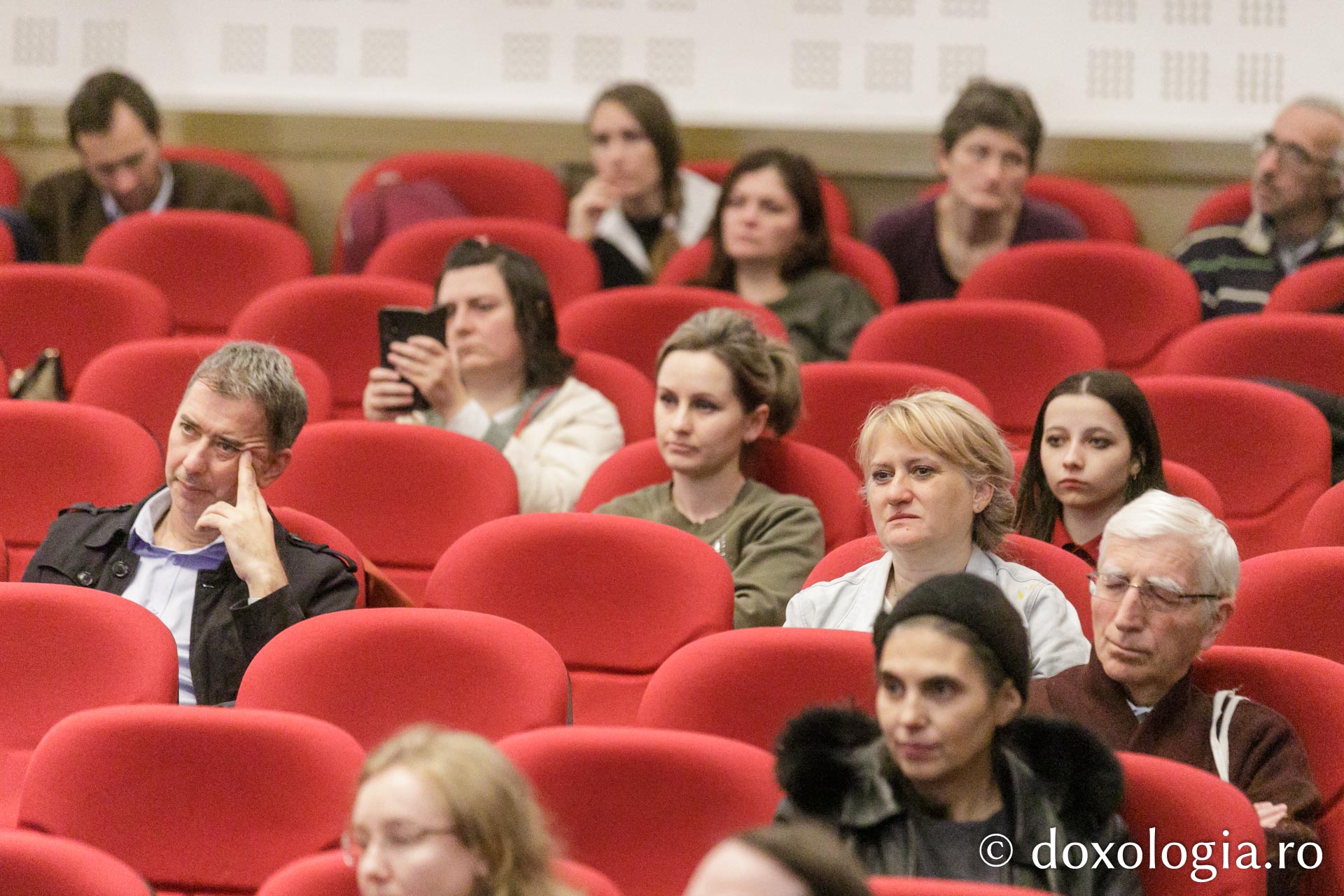 Sfânta Olga din Alaska. Confesiunile unui regizor – Simon Scionka