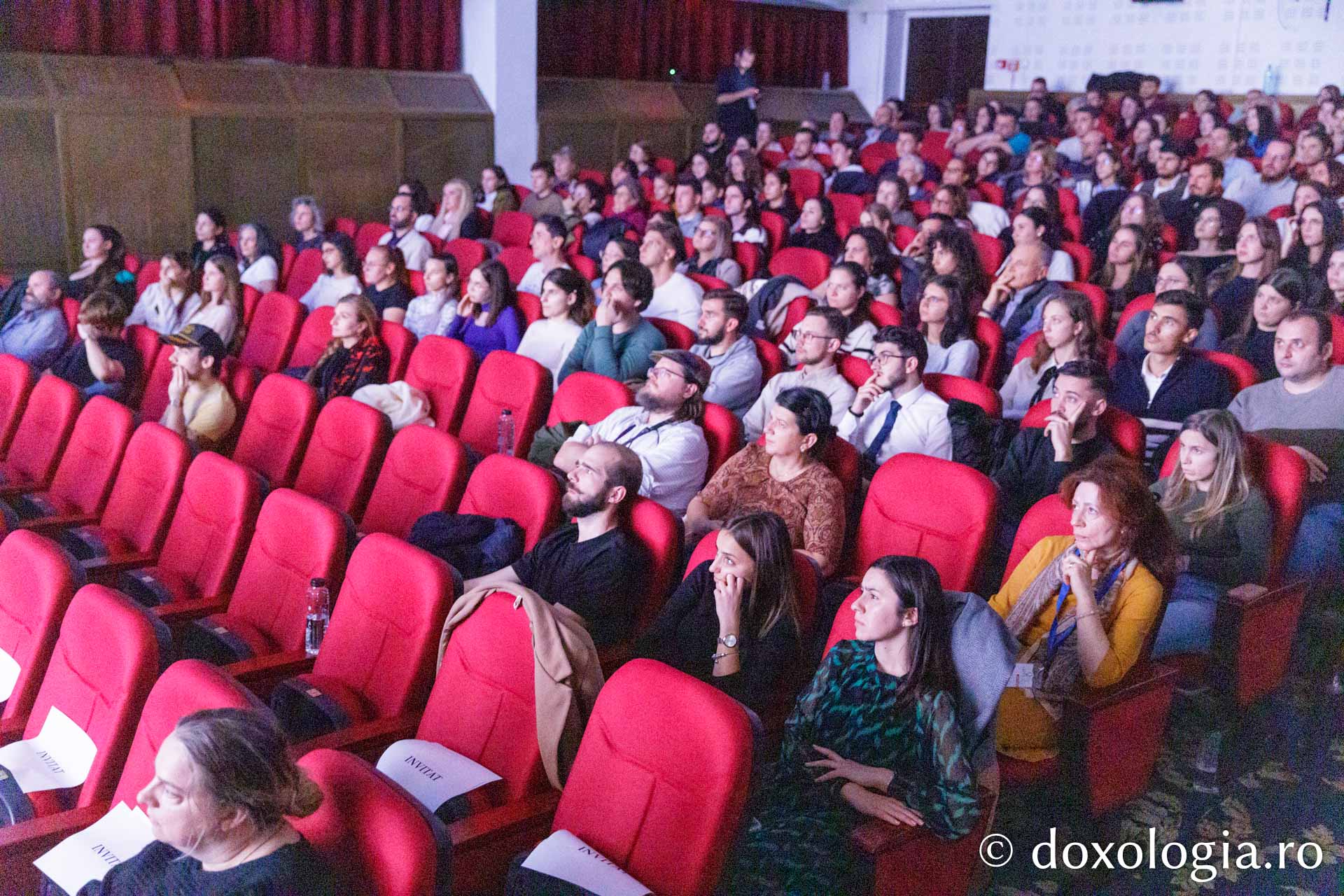 Proiecția filmului „Alexandra”. Regizor: Diana Angelson Busuioc