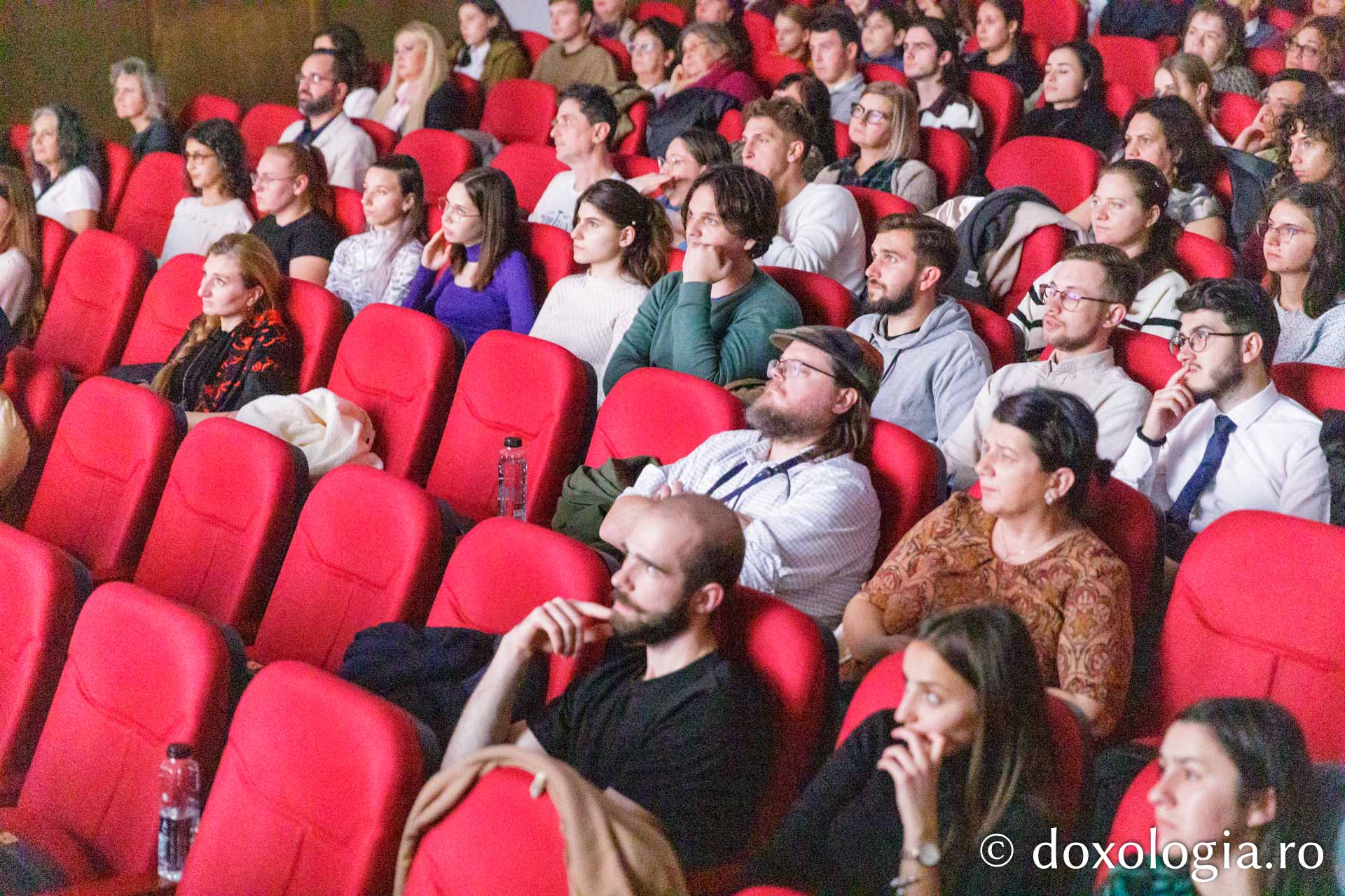 Proiecția filmului „Alexandra”. Regizor: Diana Angelson Busuioc