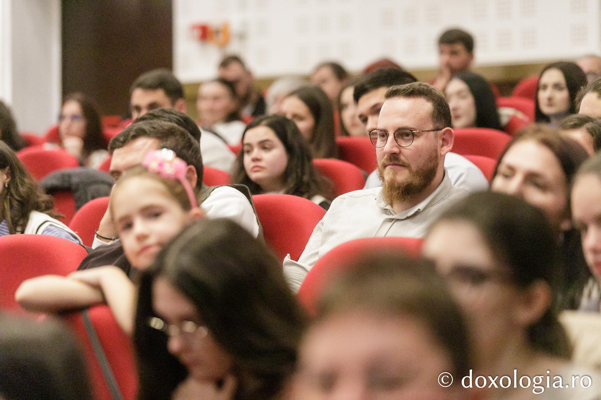 Proiecția filmului „Alexandra”. Regizor: Diana Angelson Busuioc