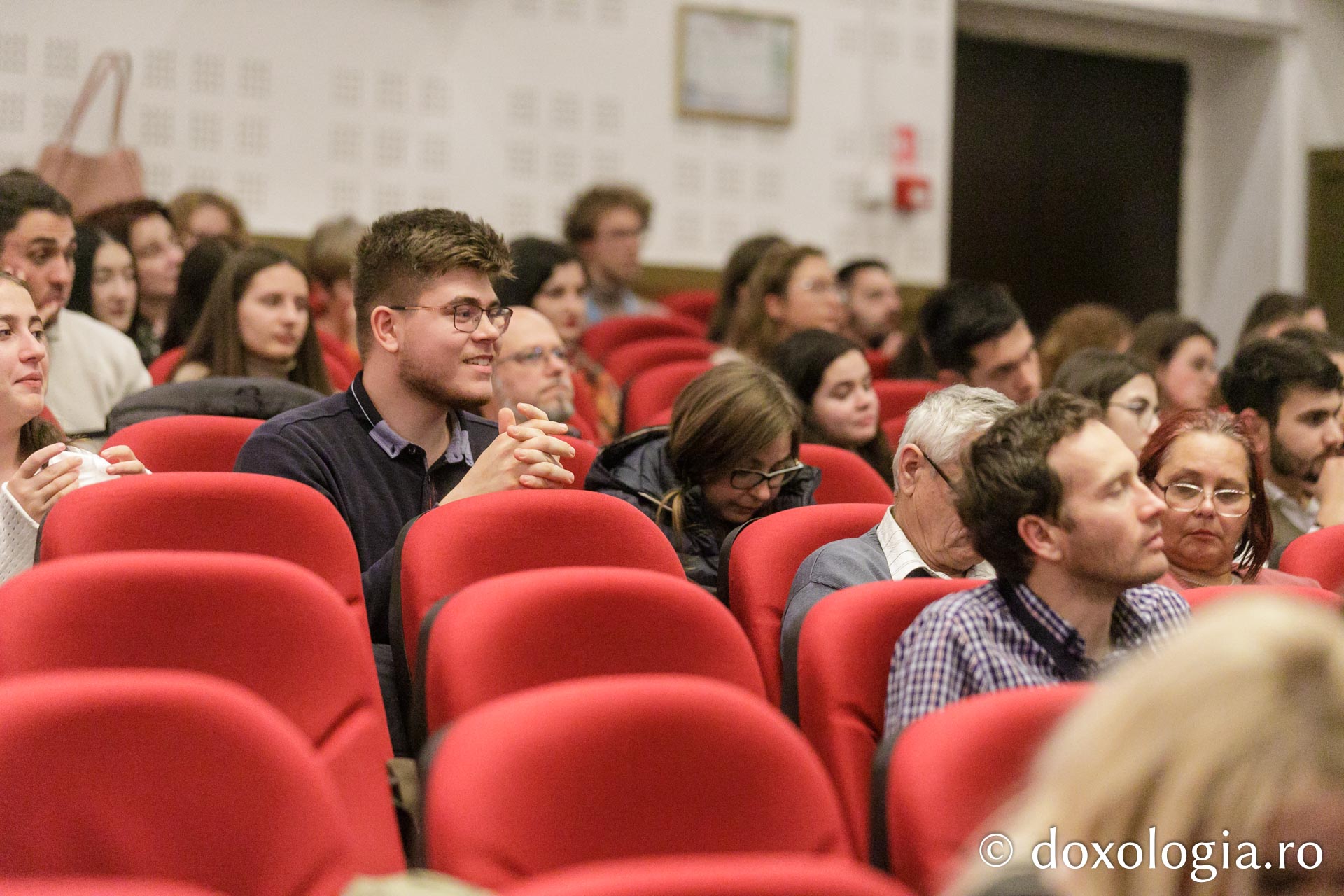 Proiecția filmului „Alexandra”. Regizor: Diana Angelson Busuioc