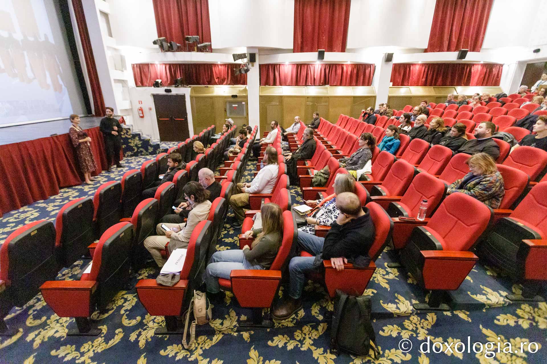 Proiecția filmului „Cei 21”. Producător: Mandi Hart