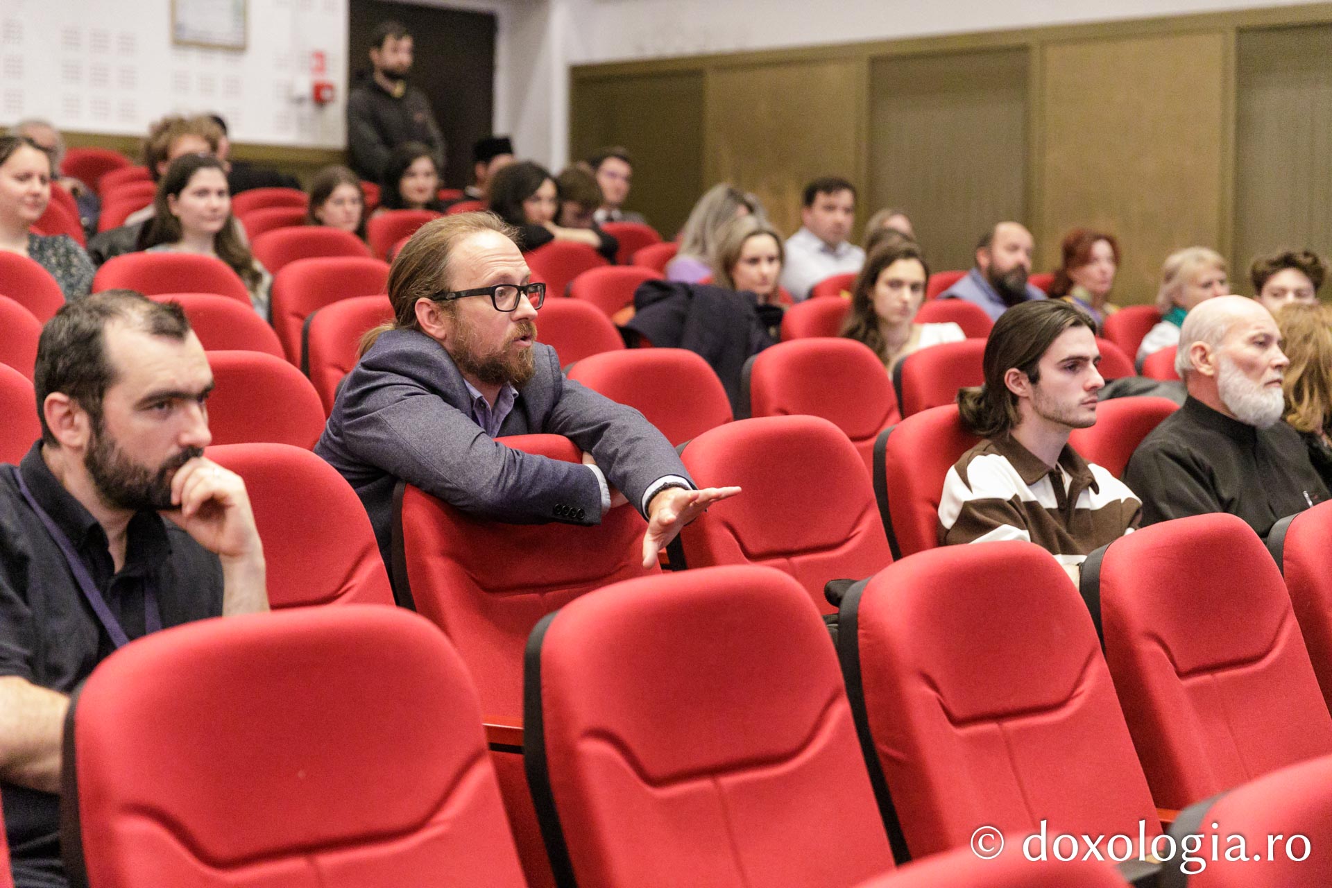 Proiecția filmului „Cei 21”. Producător: Mandi Hart