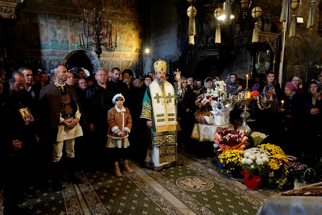 PS Nichifor Botoșăneanul, la sărbătoarea Sfântului Paisie de la Mănăstirea Neamț: „Te minunezi cât de aproape și cât de firesc lucra în viața oamenilor”