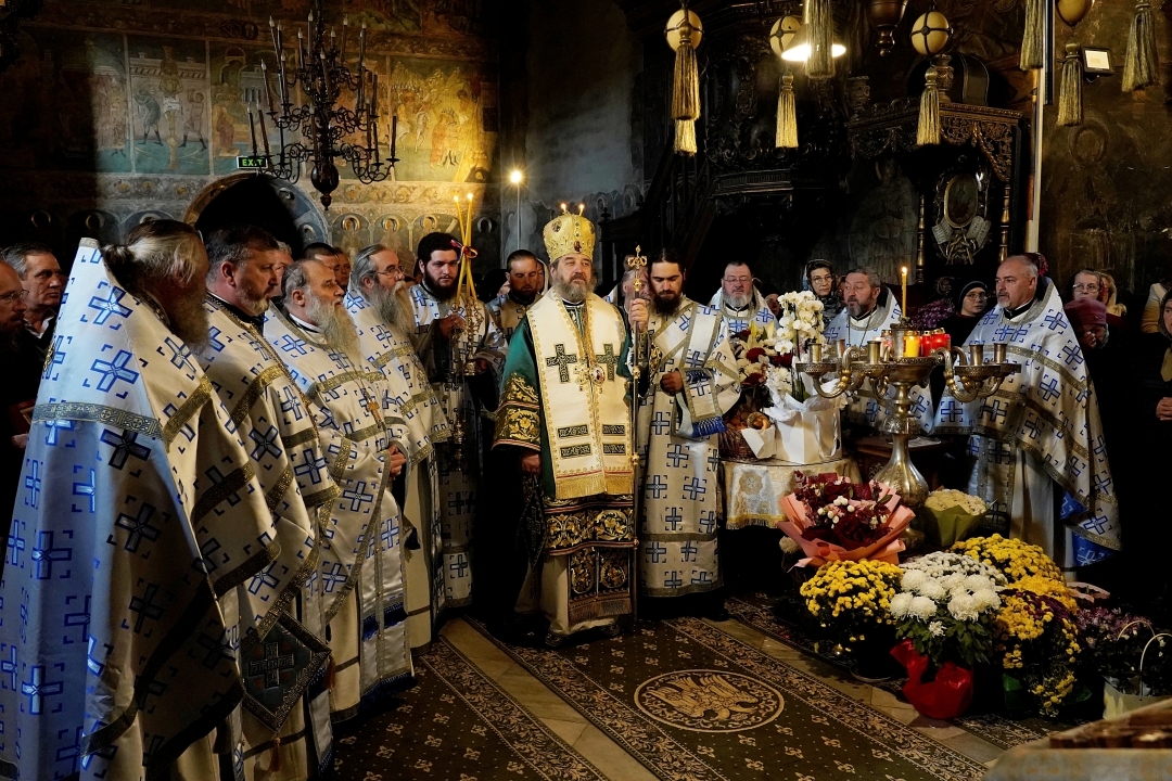 PS Nichifor Botoșăneanul, la sărbătoarea Sfântului Paisie de la Mănăstirea Neamț: „Te minunezi cât de aproape și cât de firesc lucra în viața oamenilor”