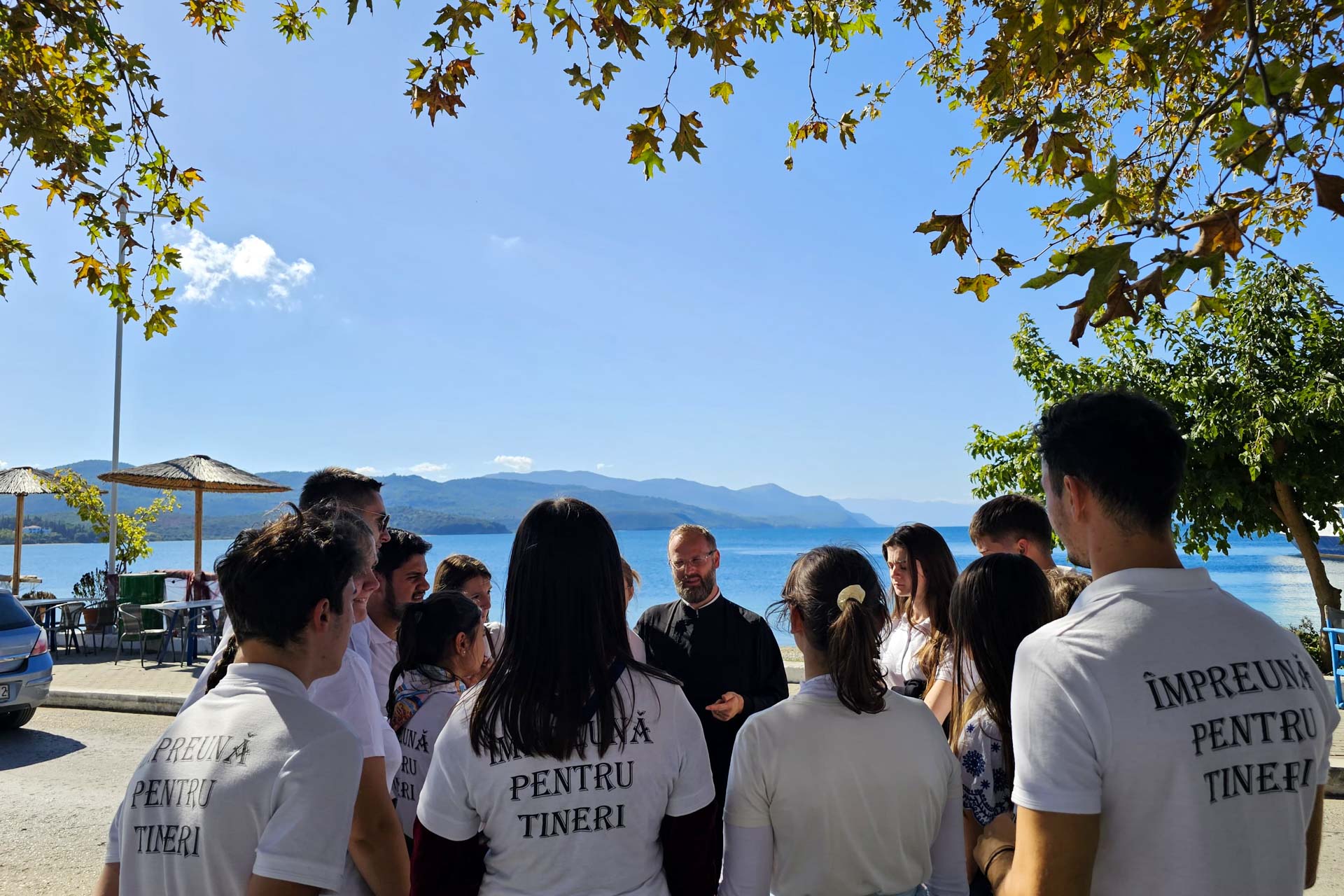 Tineri voluntari ai Arhiepiscopiei Iașilor, în pelerinaj la sfinții Greciei