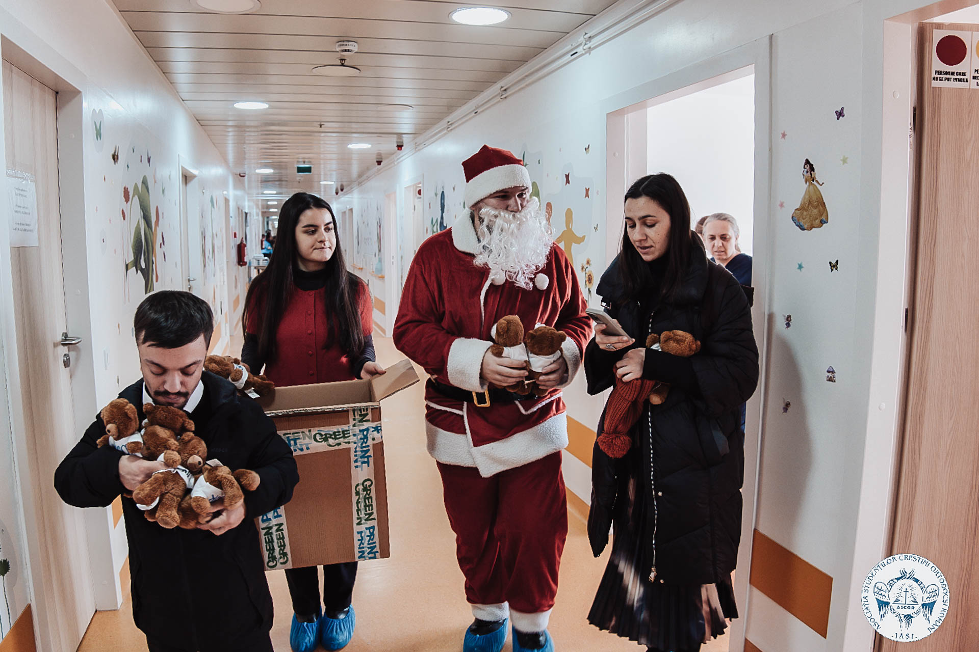 „Moș Crăciun la copiii din spitale” – campanie caritabilă desfășurată de ASCOR Iași
