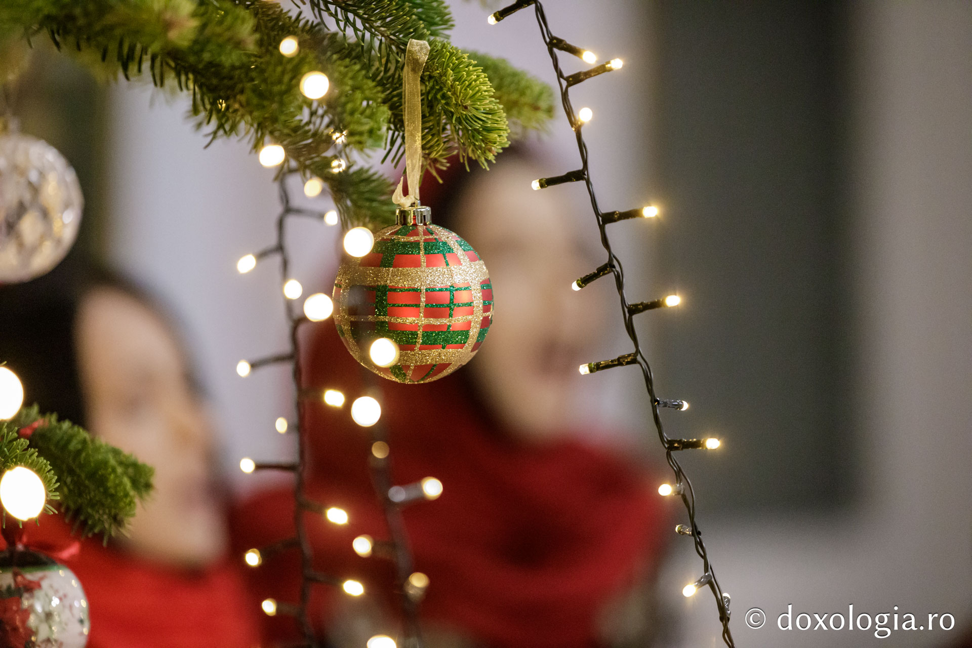 Parohia Hârlău – Colindători la Reședința Mitropolitană 2025