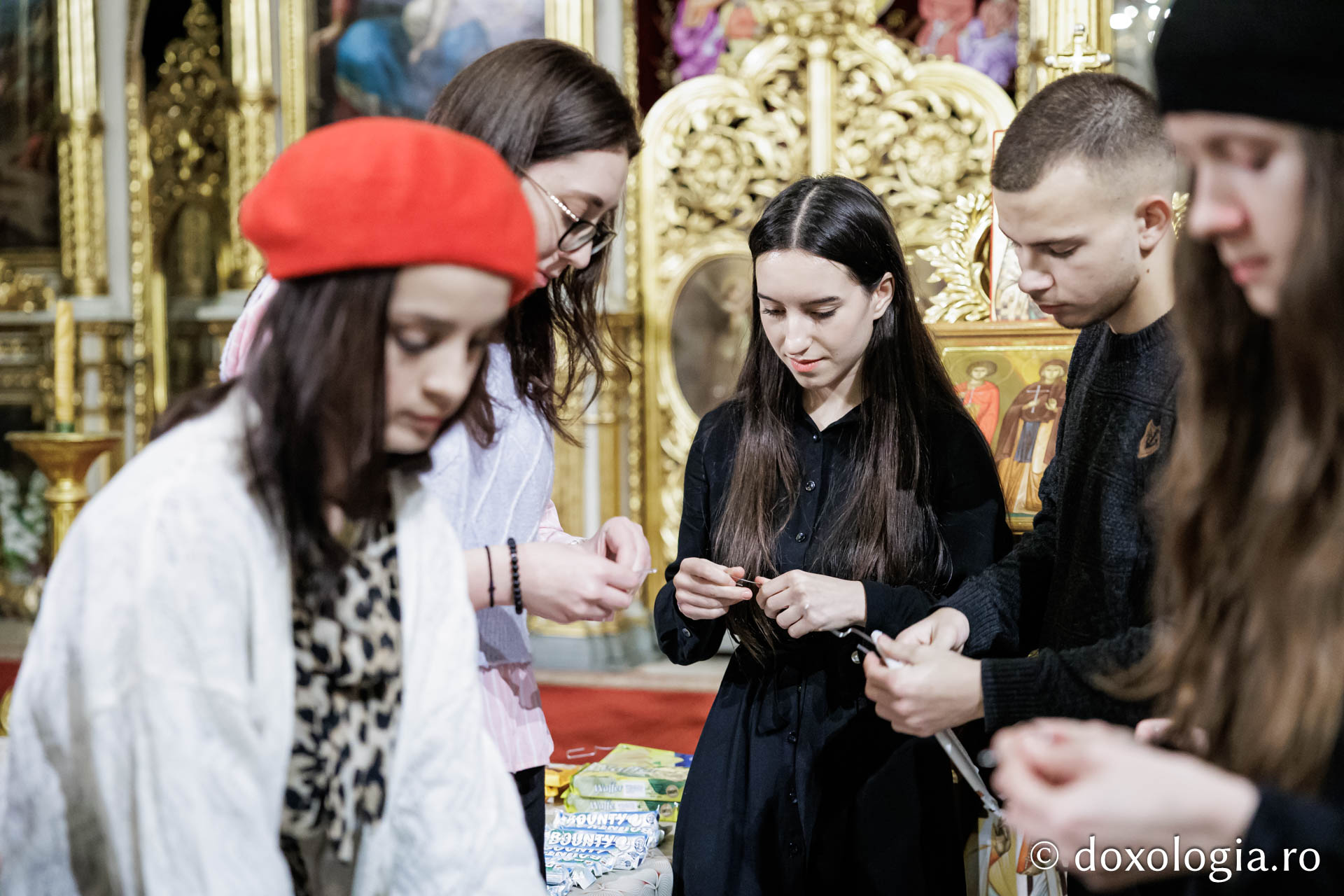 Am împodobit bradul din casa Sfintei Parascheva!