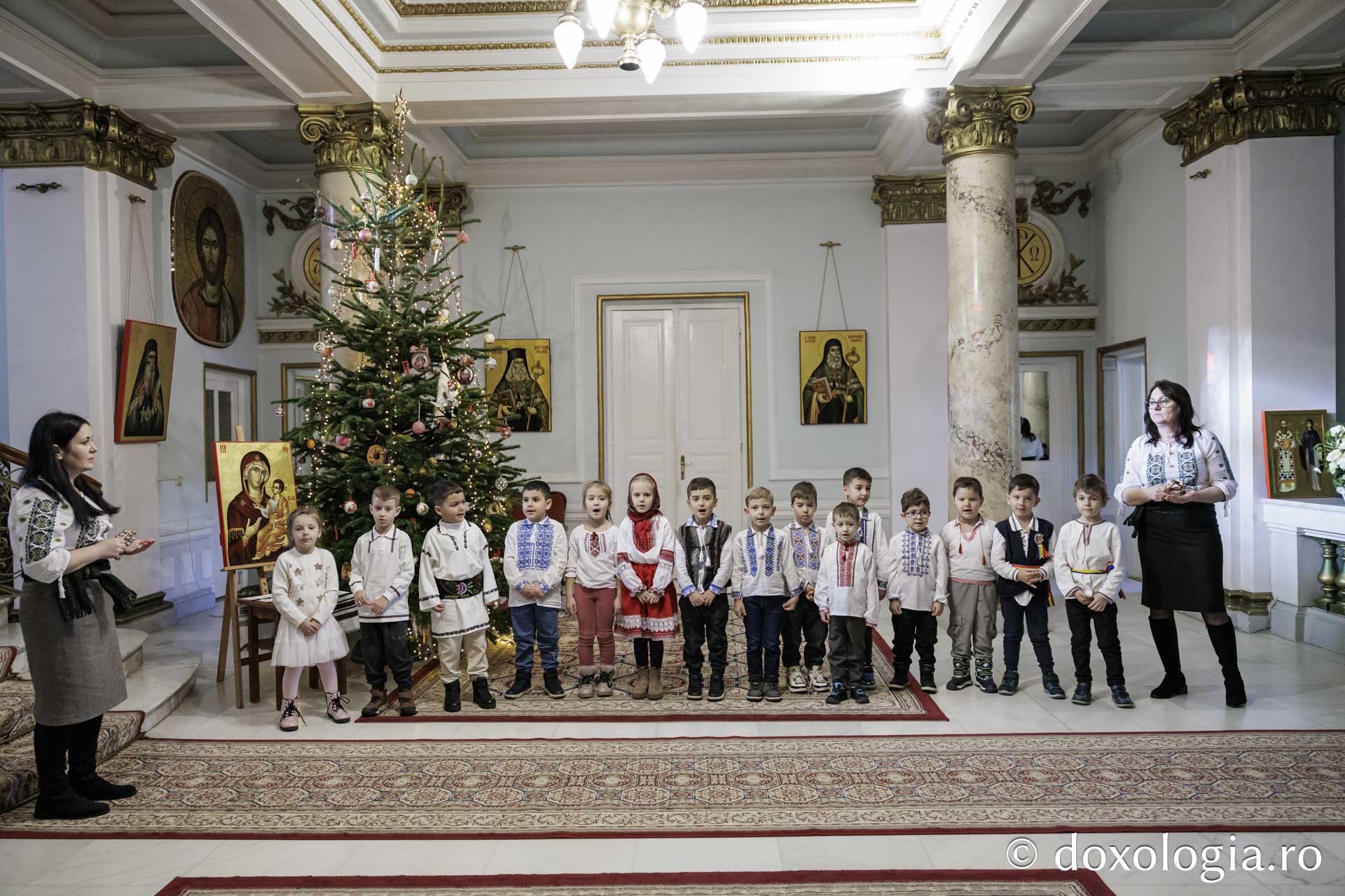 Grădinița 20 Iași – Colindători la Reședința Mitropolitană 2025
