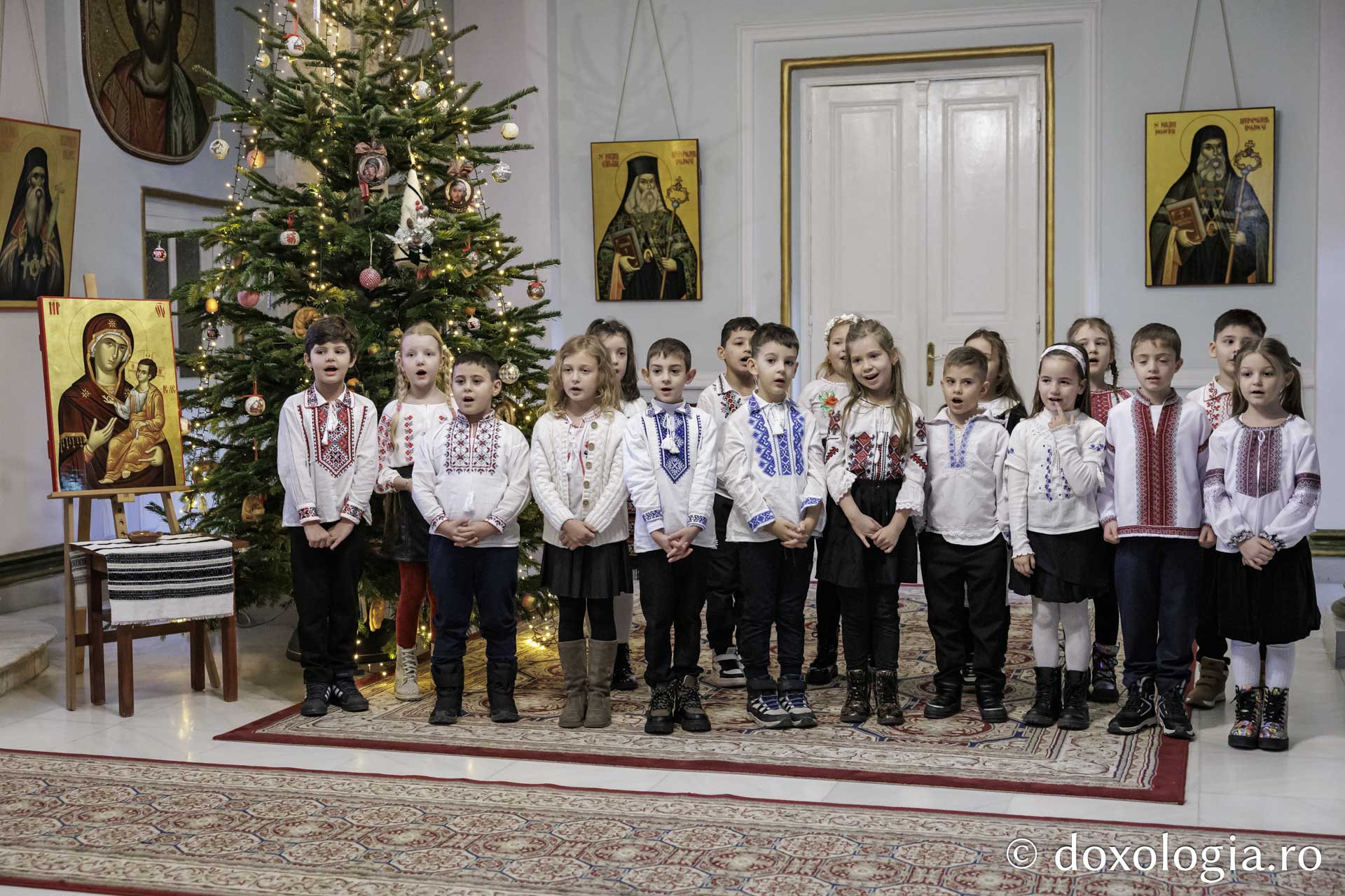 Școala Hlincea, clasa I – Colindători la Reședința Mitropolitană 2025