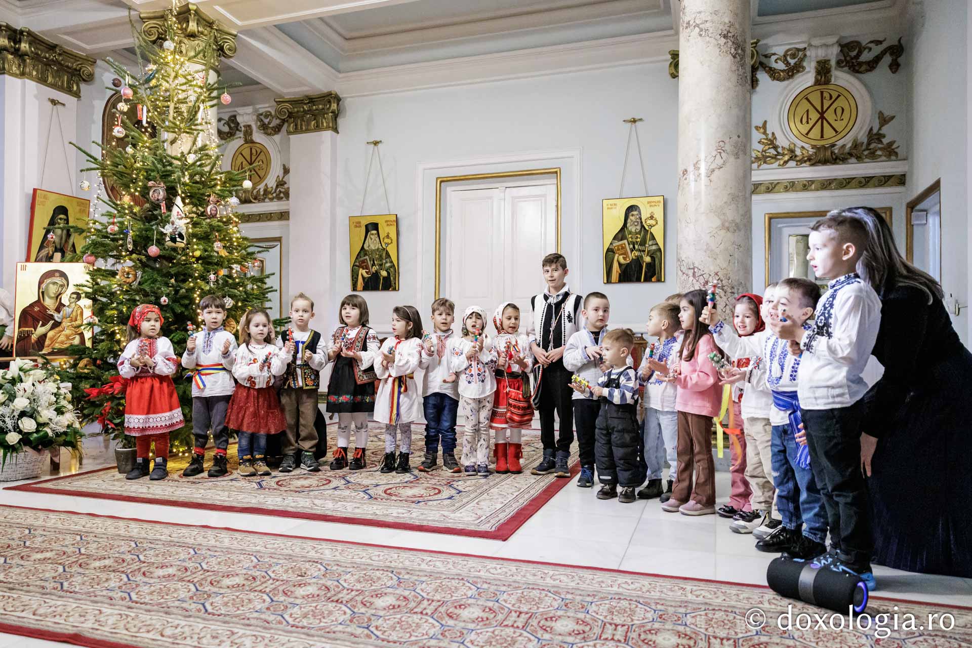 Grădinița nr. 16 din Iași – Colindători la Reședința Mitropolitană 2025