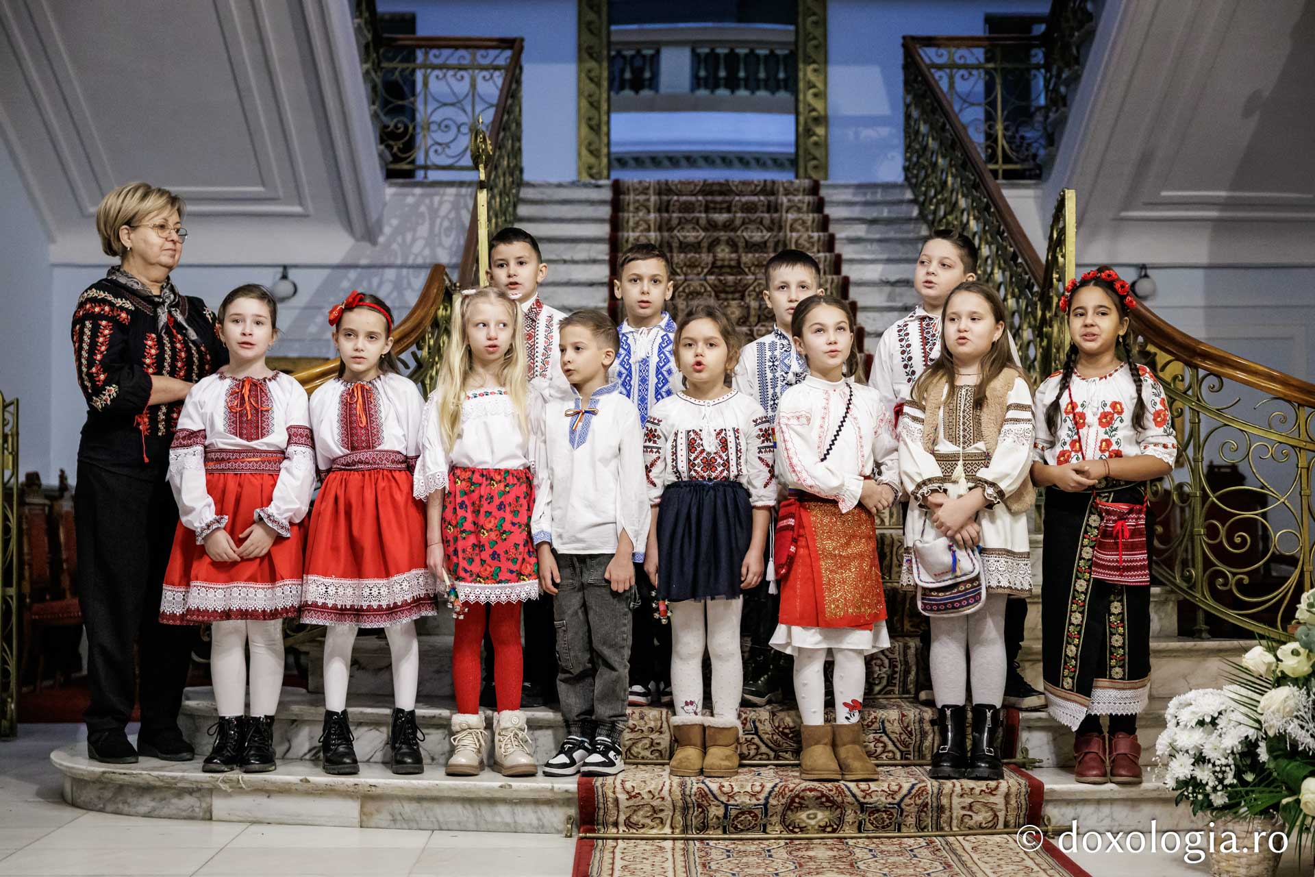 Școala Tomești – Colindători la Reședința Mitropolitană 2025