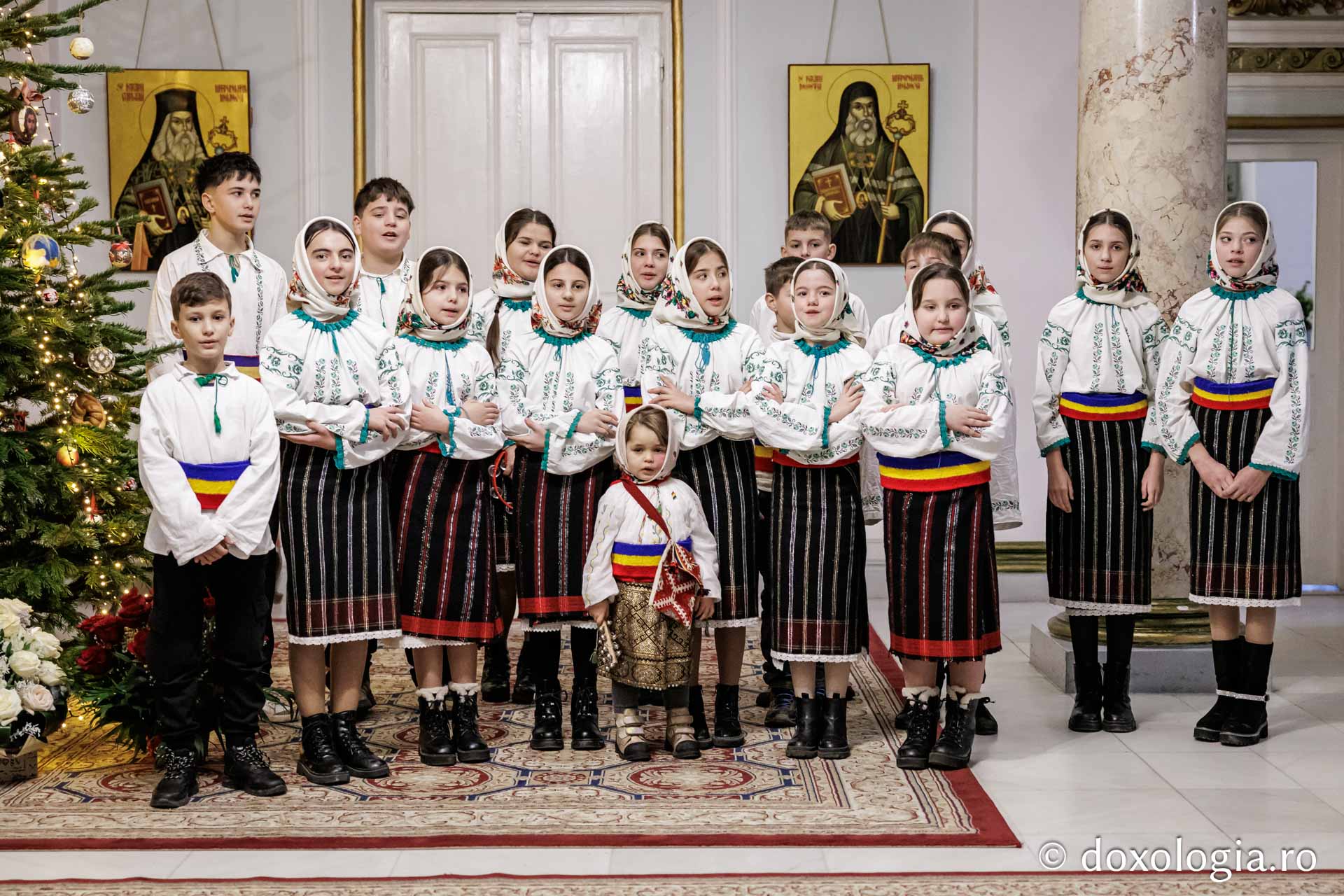 Corul Primăriei Todirești – Colindători la Reședința Mitropolitană 2025
