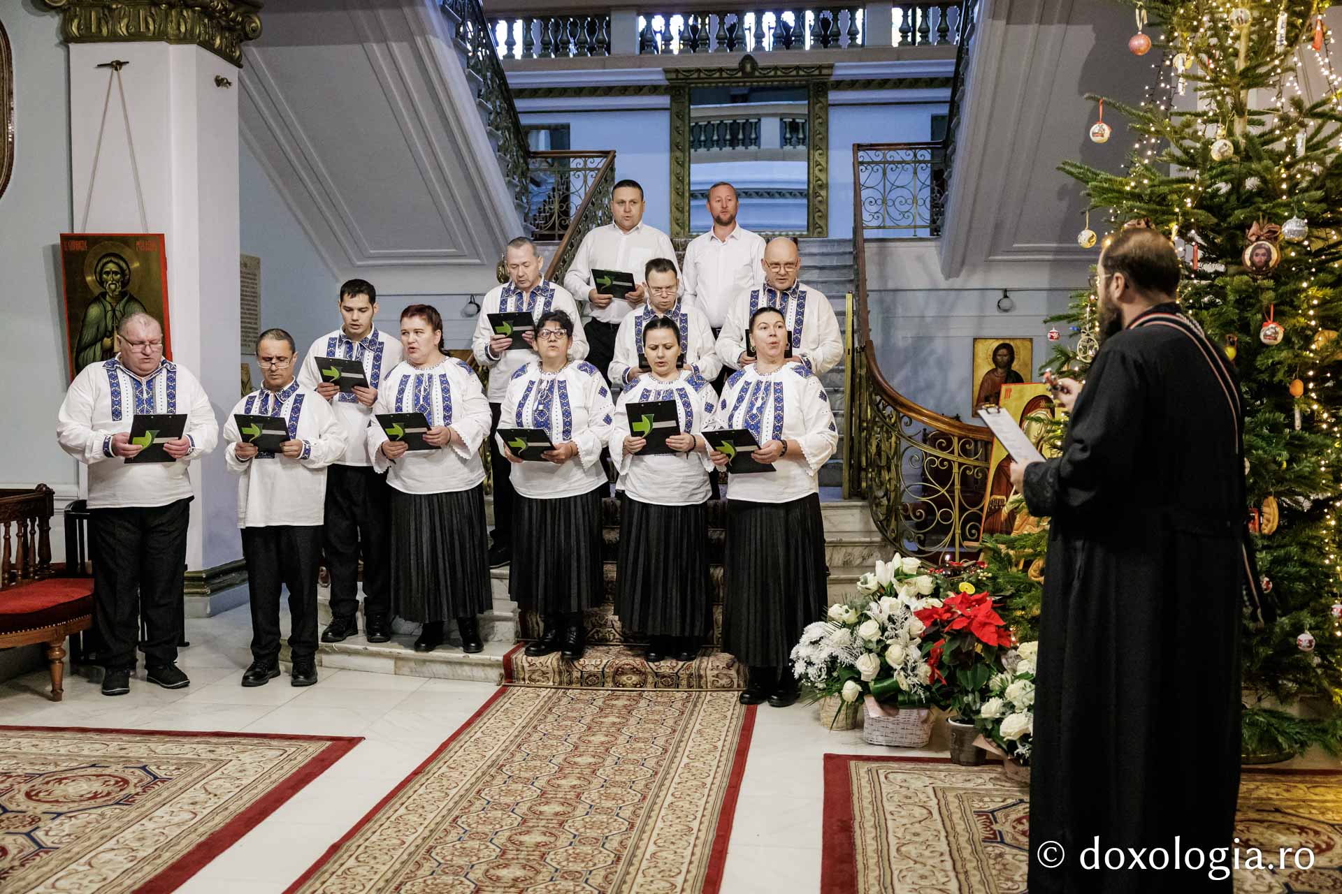 Corul Spitalului Pădureni Grajduri – Colindători la Reședința Mitropolitană 2025