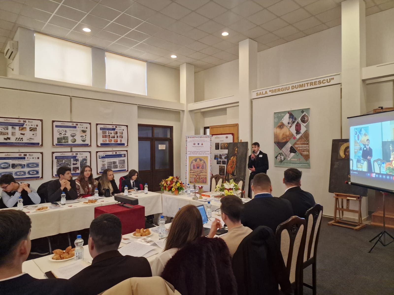 Seminarul de la Mănăstirea Neamț, prezent la simpozionul „Sfinții Duhovnici Mărturisitori ai secolului al XX-lea – lumini pentru tinerii de astăzi!” de la Galați