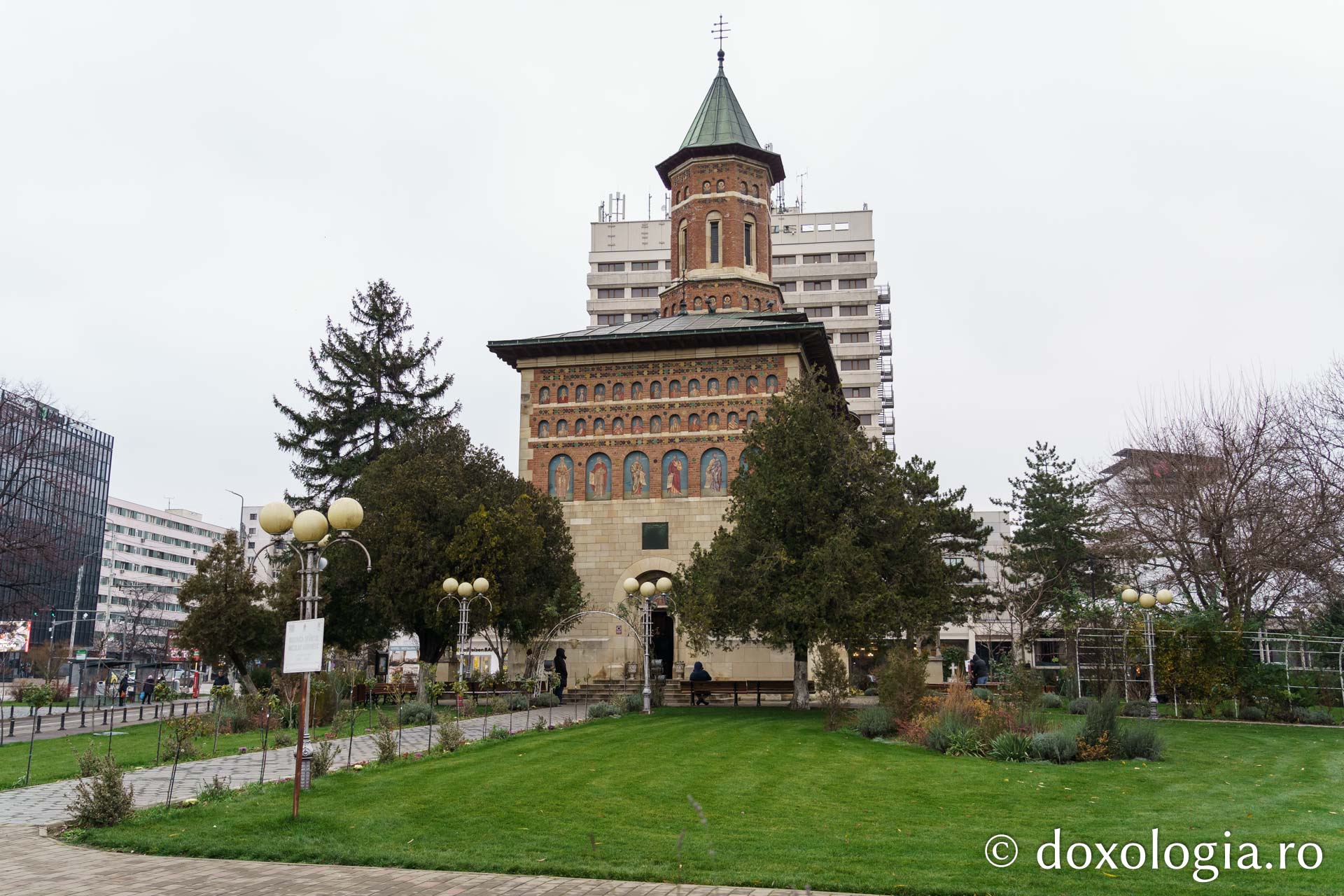 Binecuvântare arhierească la hramul Bisericii „Sfântul Nicolae Domnesc” din Iași