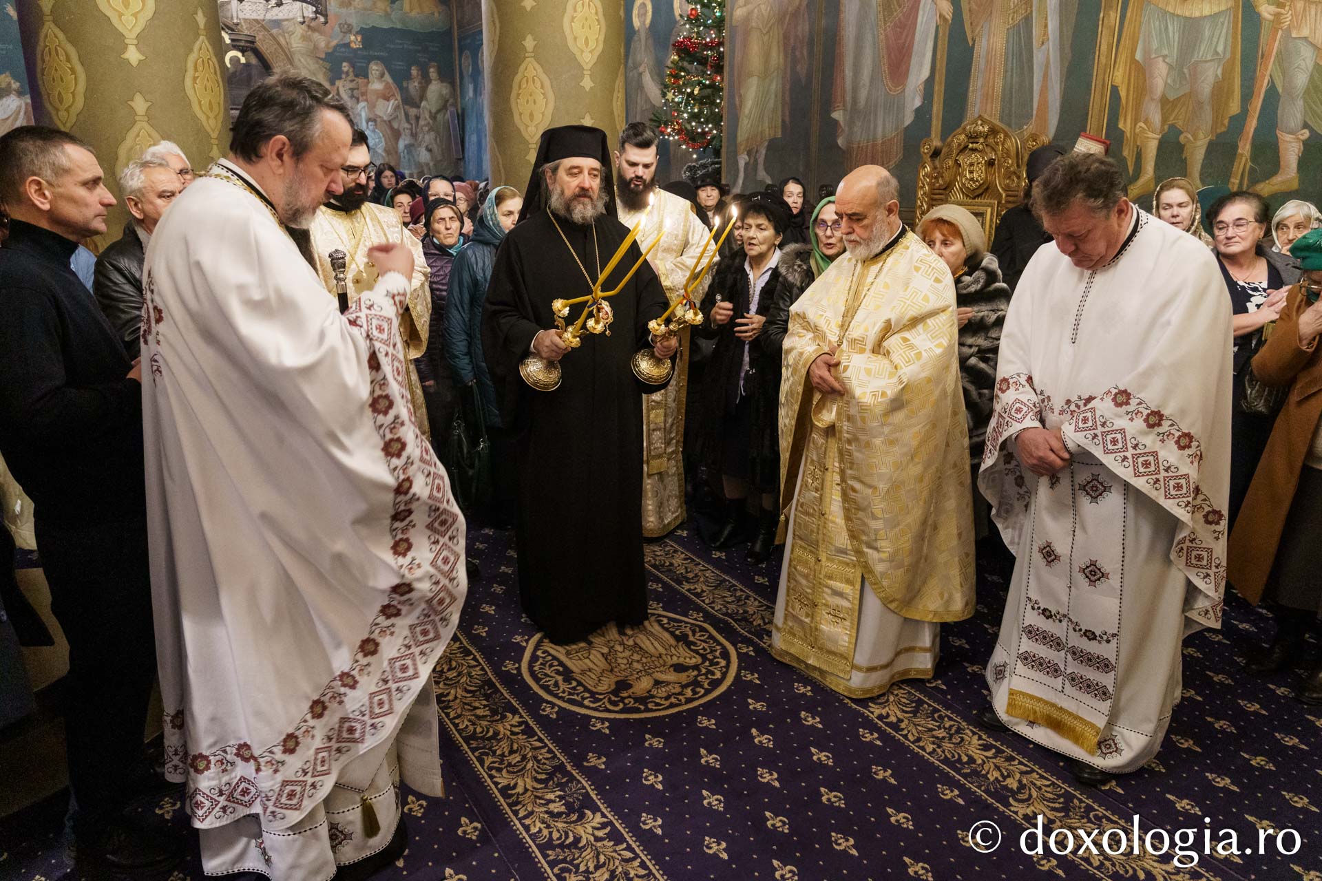 Binecuvântare arhierească la hramul Bisericii „Sfântul Nicolae Domnesc” din Iași