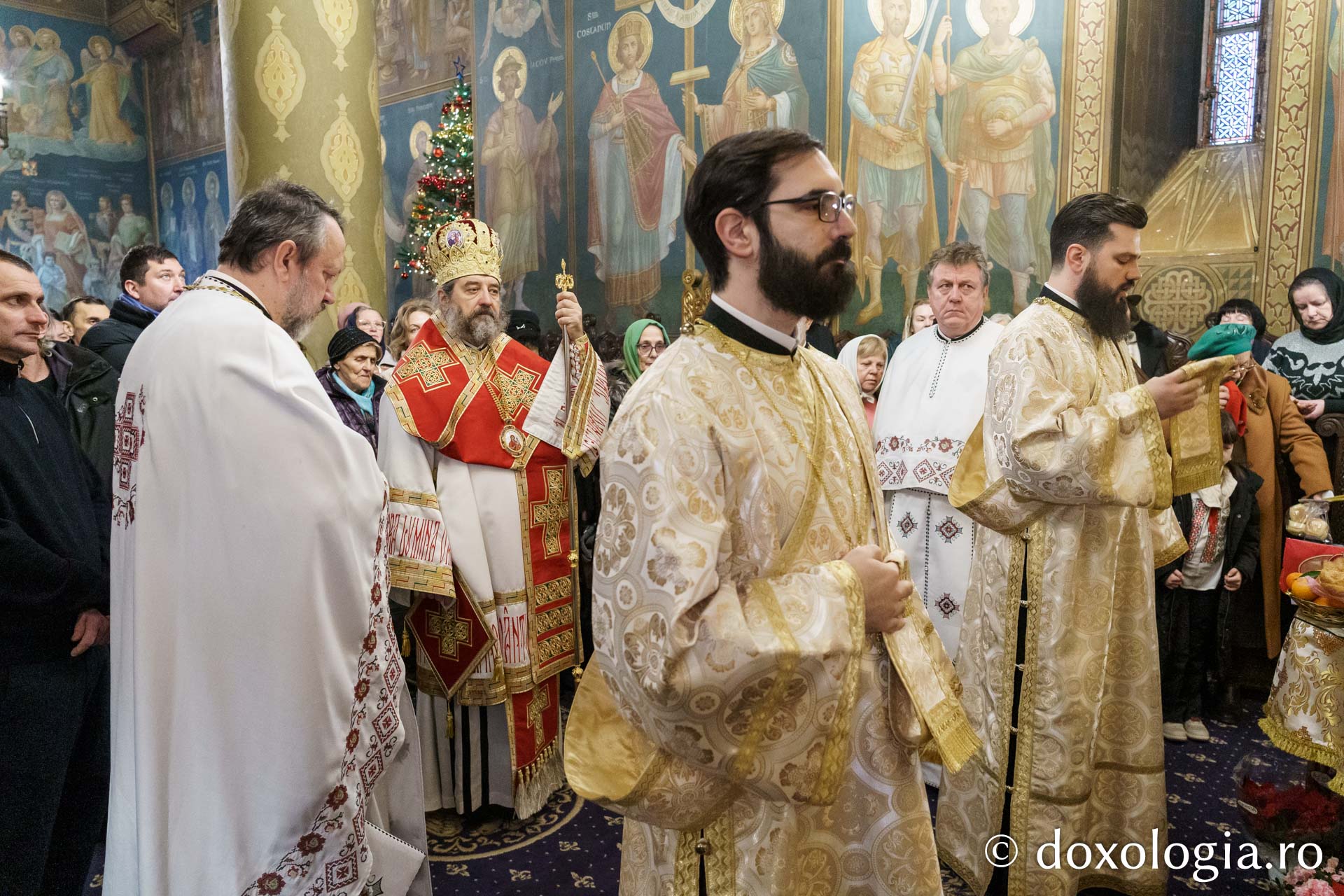 Binecuvântare arhierească la hramul Bisericii „Sfântul Nicolae Domnesc” din Iași