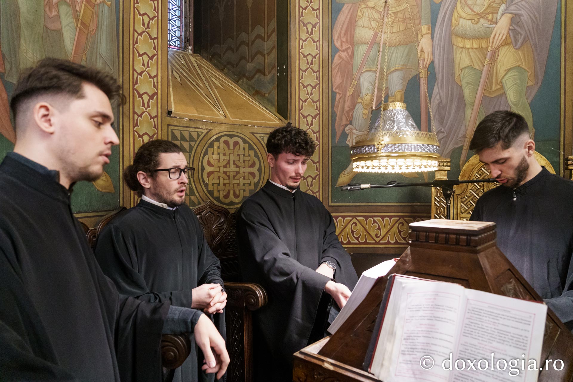 Binecuvântare arhierească la hramul Bisericii „Sfântul Nicolae Domnesc” din Iași