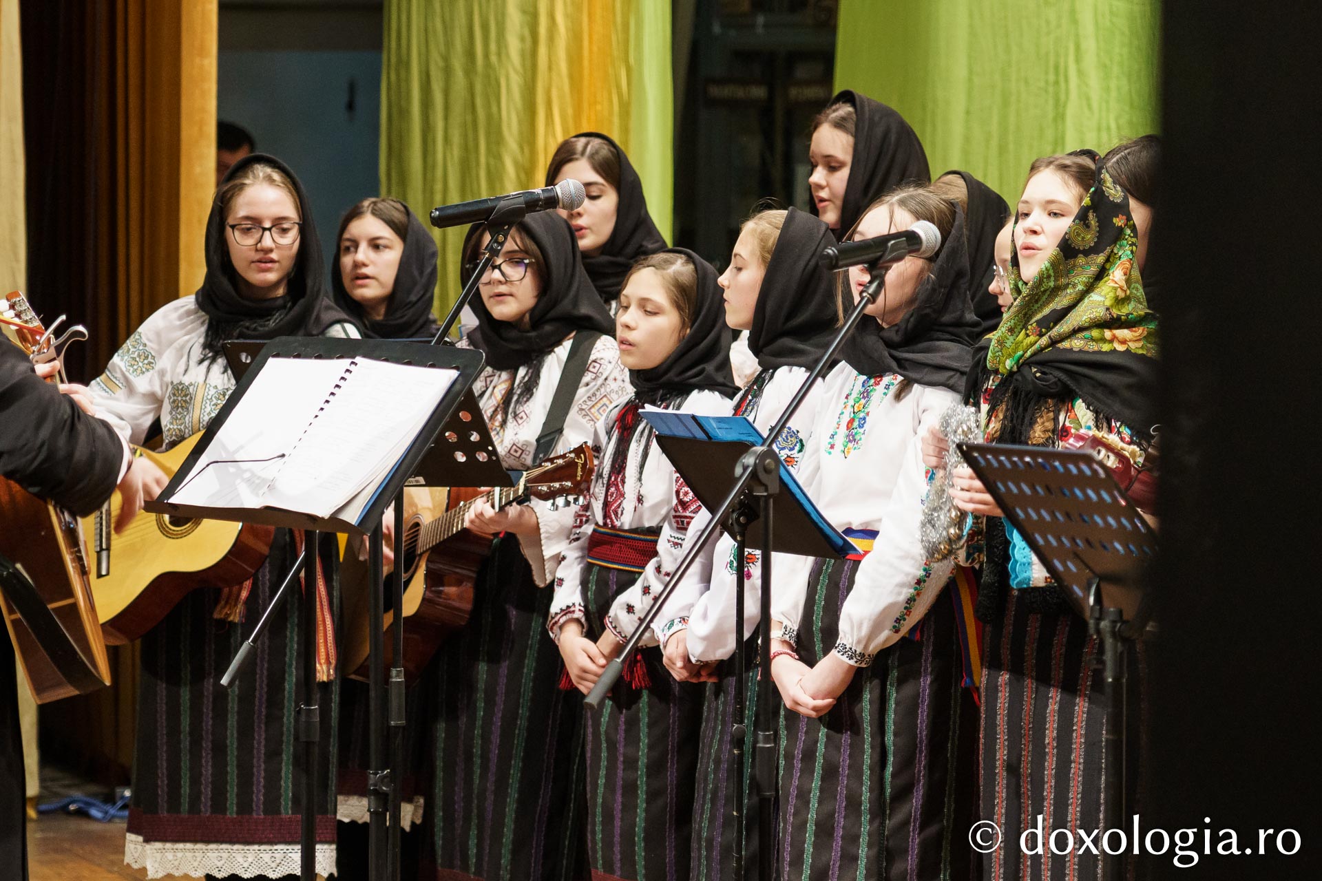 Concertul de colinde „Bucuria Nașterii Domnului” – o seară de lumină și mărturisire la Botoșani