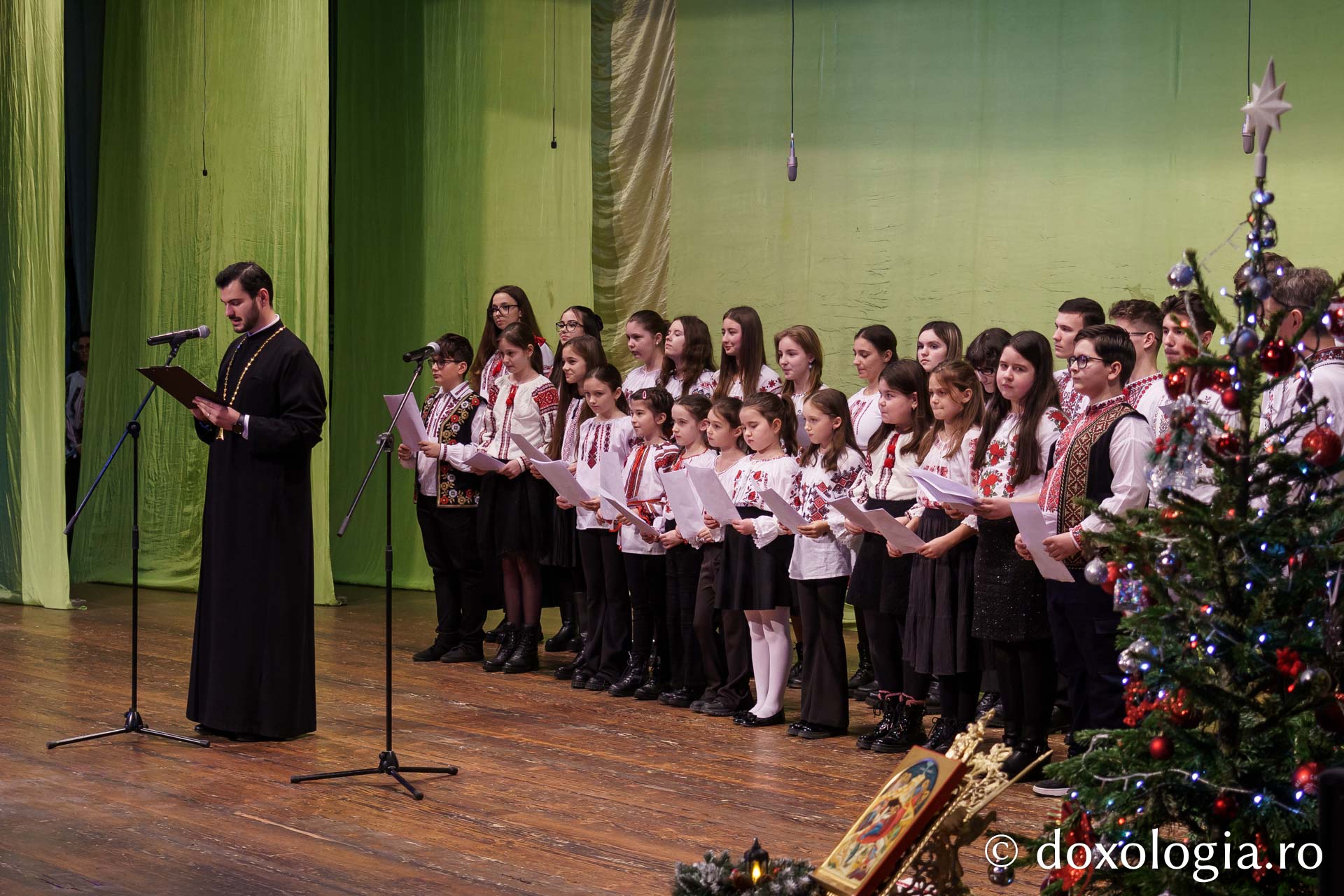 Concertul de colinde „Bucuria Nașterii Domnului” – o seară de lumină și mărturisire la Botoșani