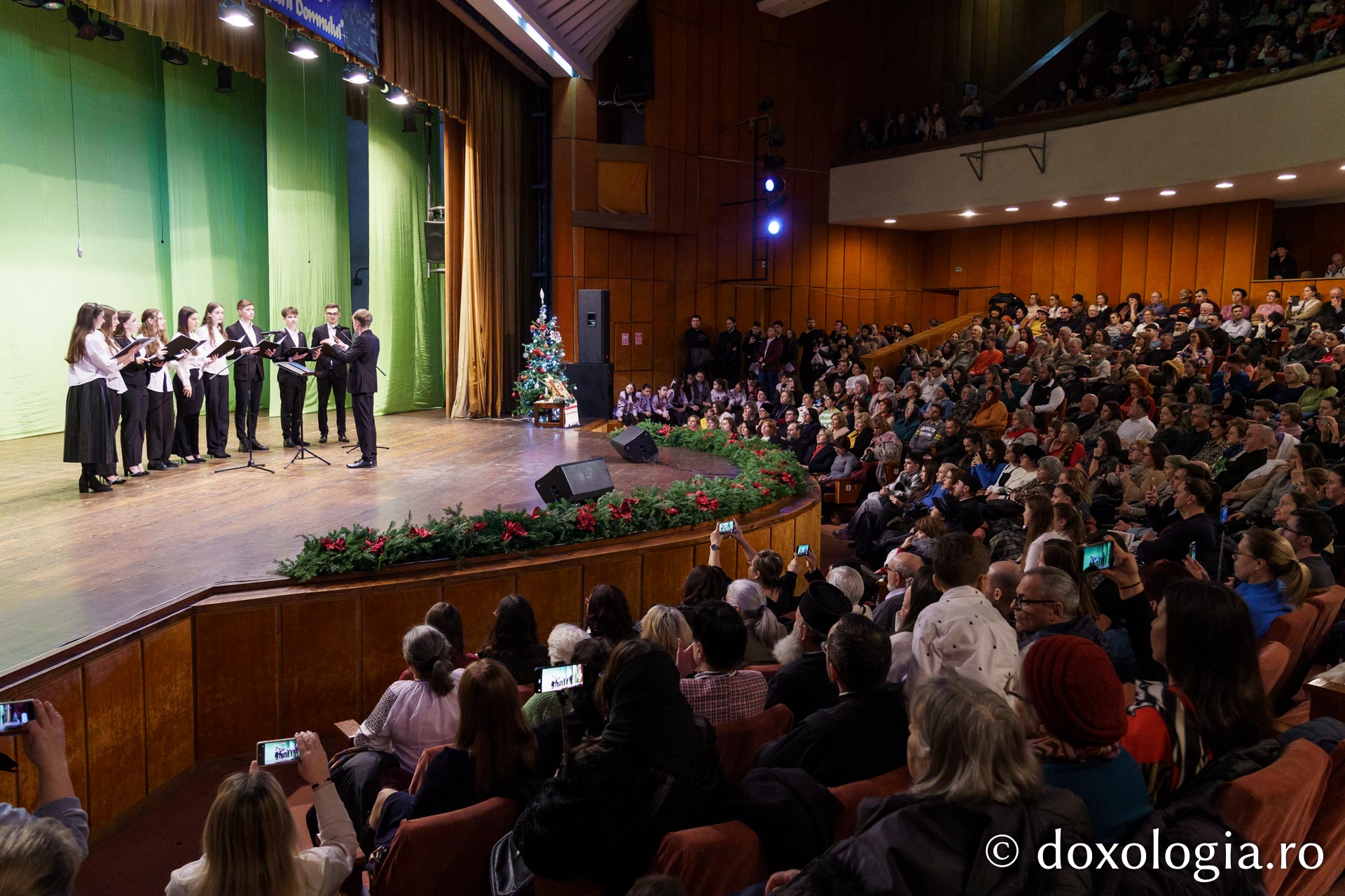 Concertul de colinde „Bucuria Nașterii Domnului” – o seară de lumină și mărturisire la Botoșani