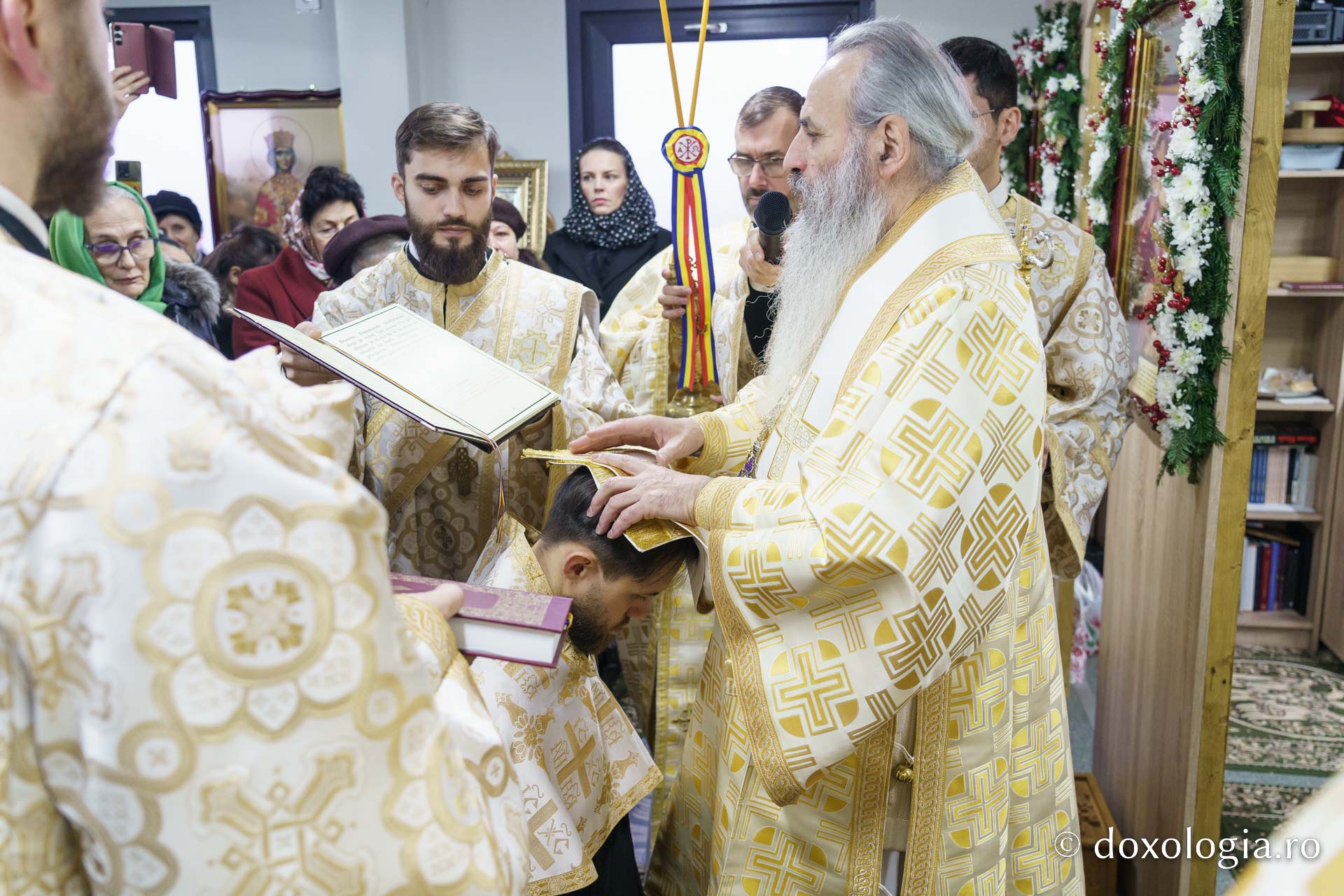 Zi de sărbătoare în Iași: Parohia „Sfântul Ierarh Iosif cel Milostiv” Bucium a primit vizita arhierească și un nou spațiu de rugăciune