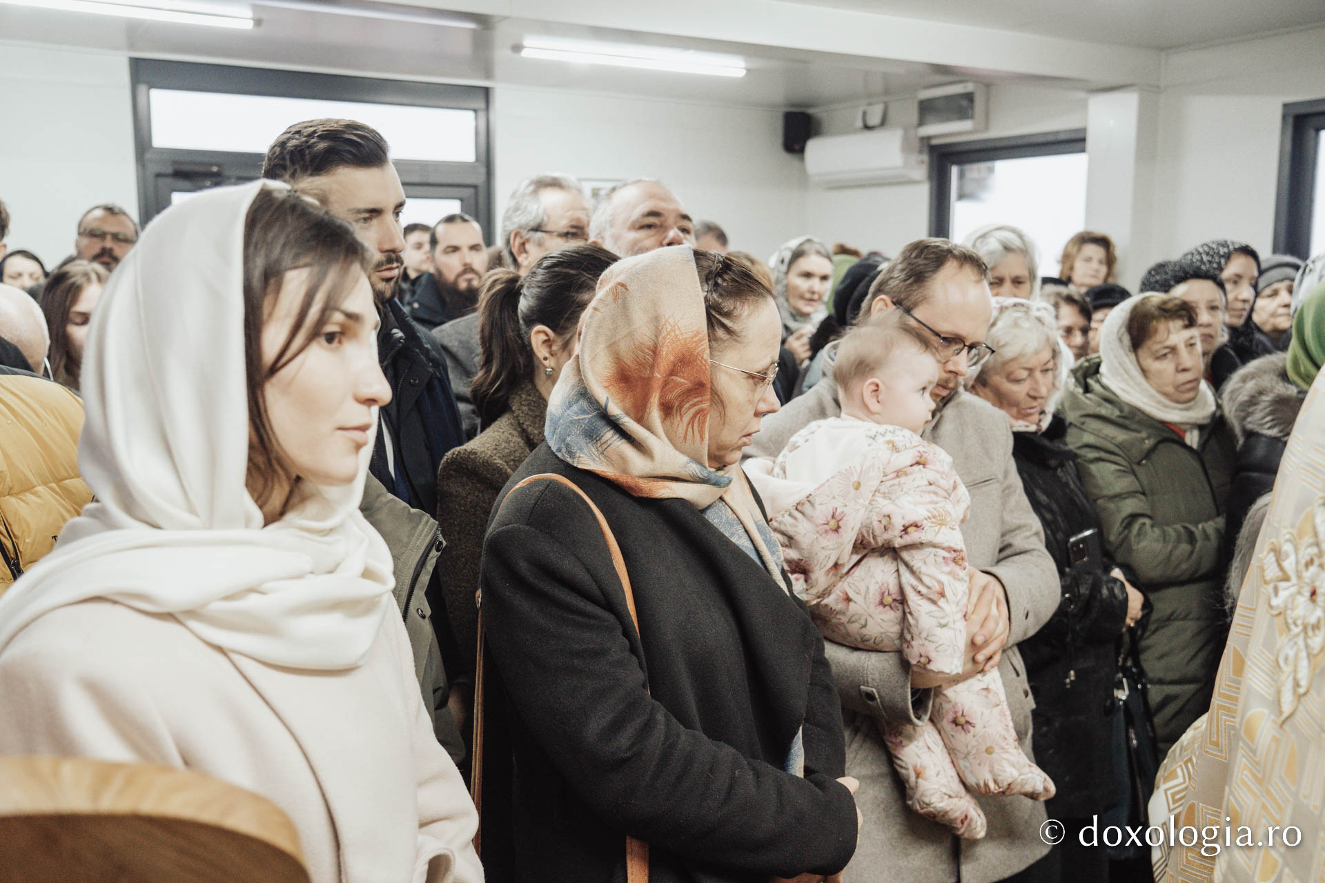 Zi de sărbătoare în Iași: Parohia „Sfântul Ierarh Iosif cel Milostiv” Bucium a primit vizita arhierească și un nou spațiu de rugăciune