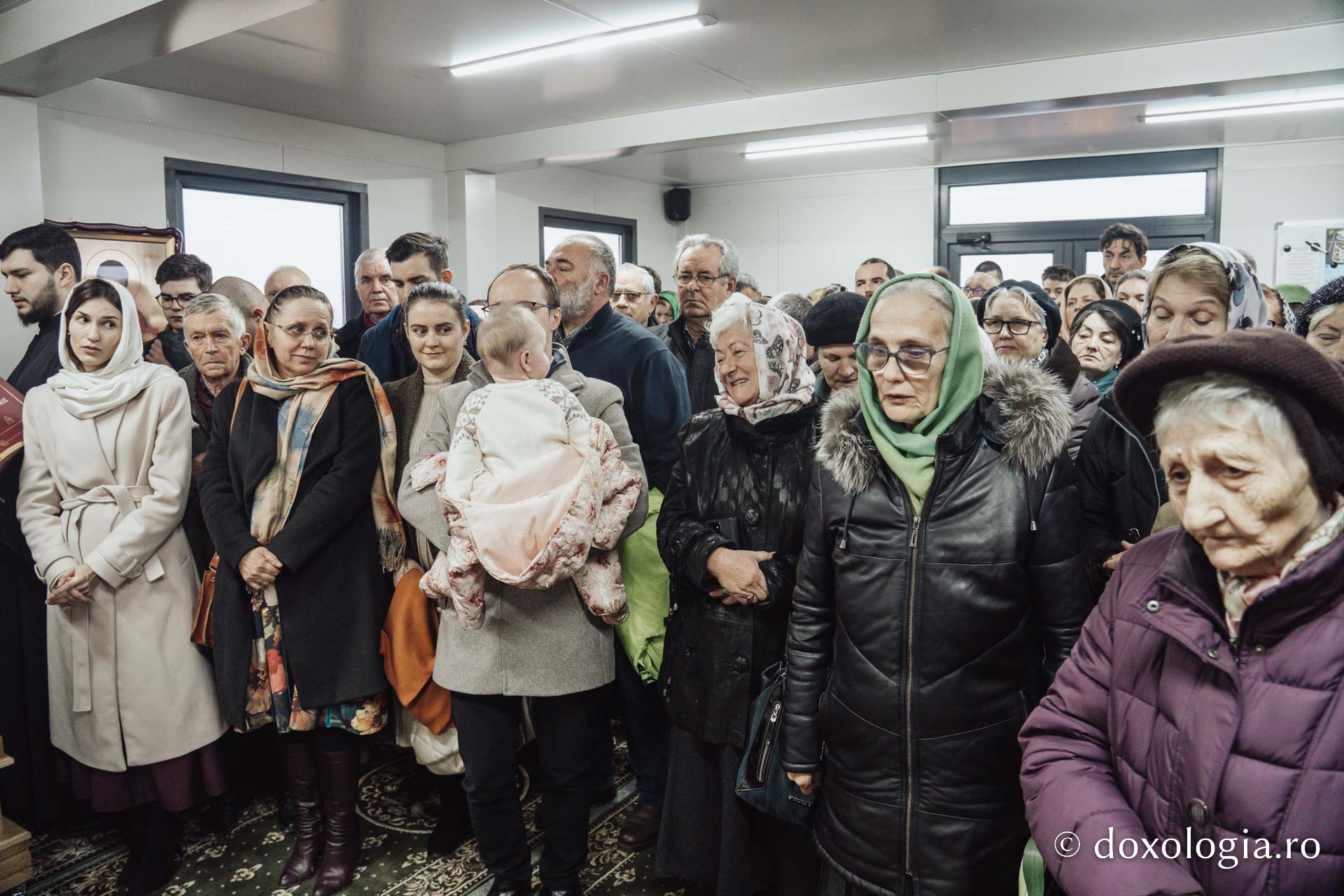 Zi de sărbătoare în Iași: Parohia „Sfântul Ierarh Iosif cel Milostiv” Bucium a primit vizita arhierească și un nou spațiu de rugăciune