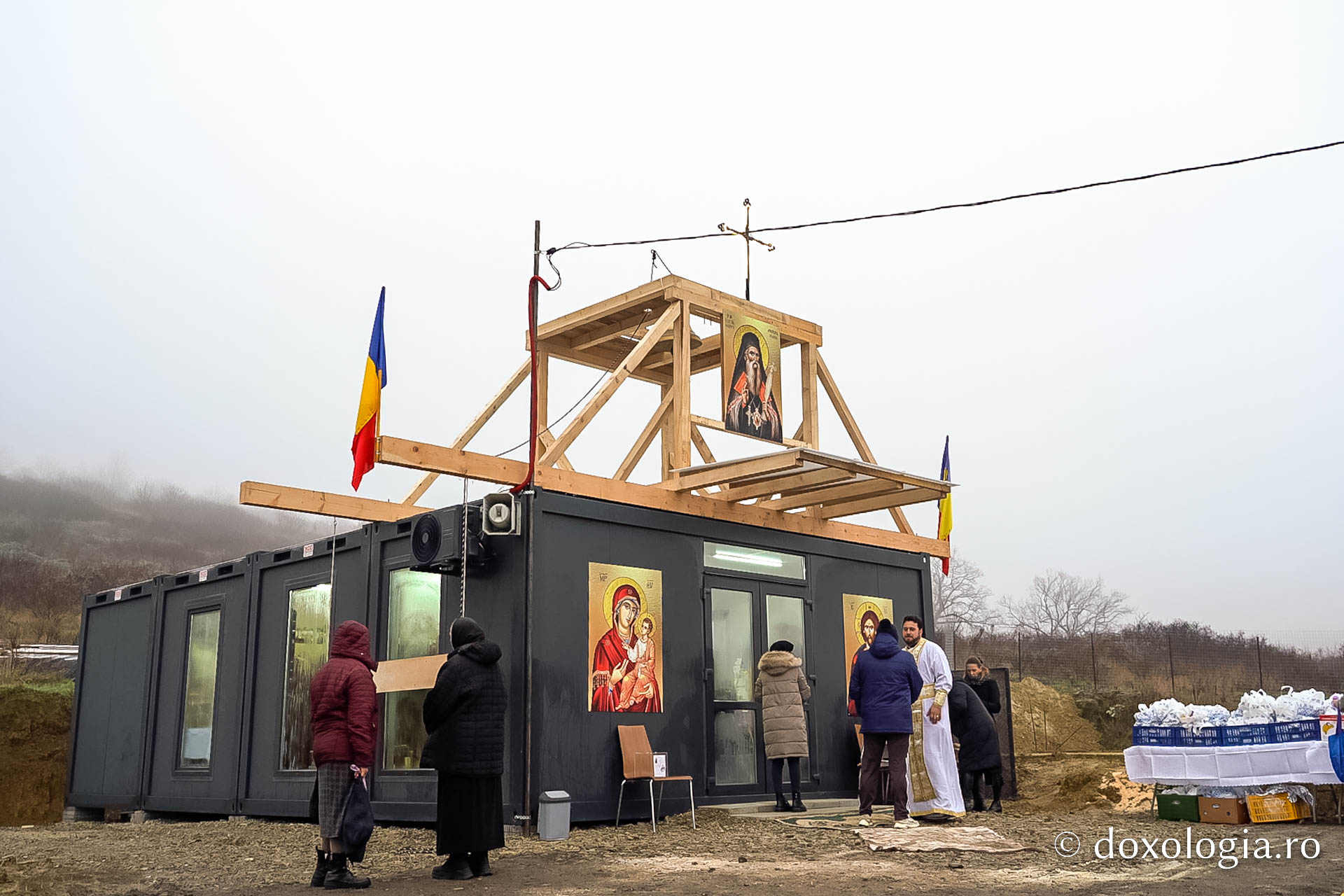 Zi de sărbătoare în Iași: Parohia „Sfântul Ierarh Iosif cel Milostiv” Bucium a primit vizita arhierească și un nou spațiu de rugăciune